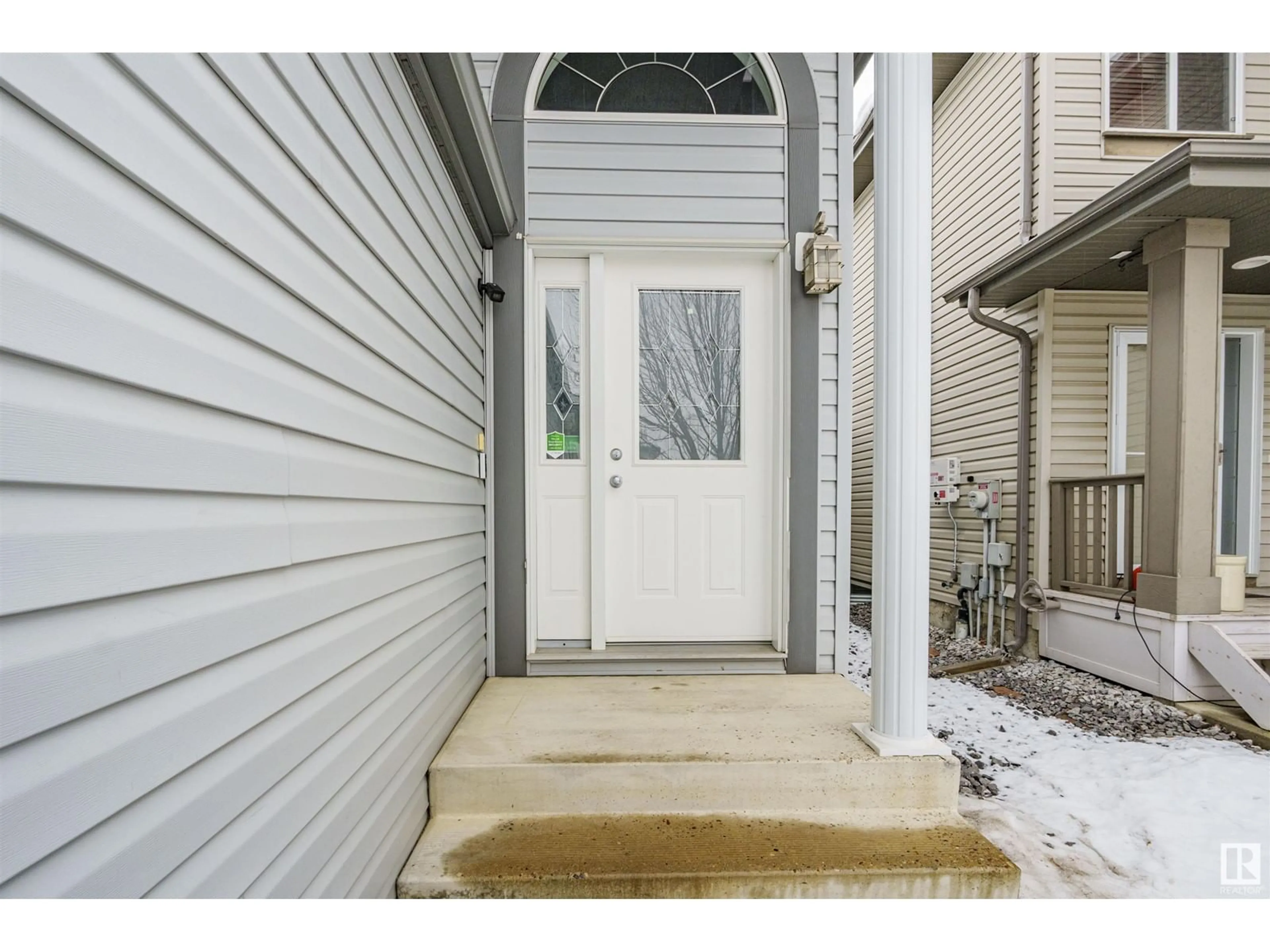 Indoor entryway for SW SW - 420 85 STREET, Edmonton Alberta T6X1H9