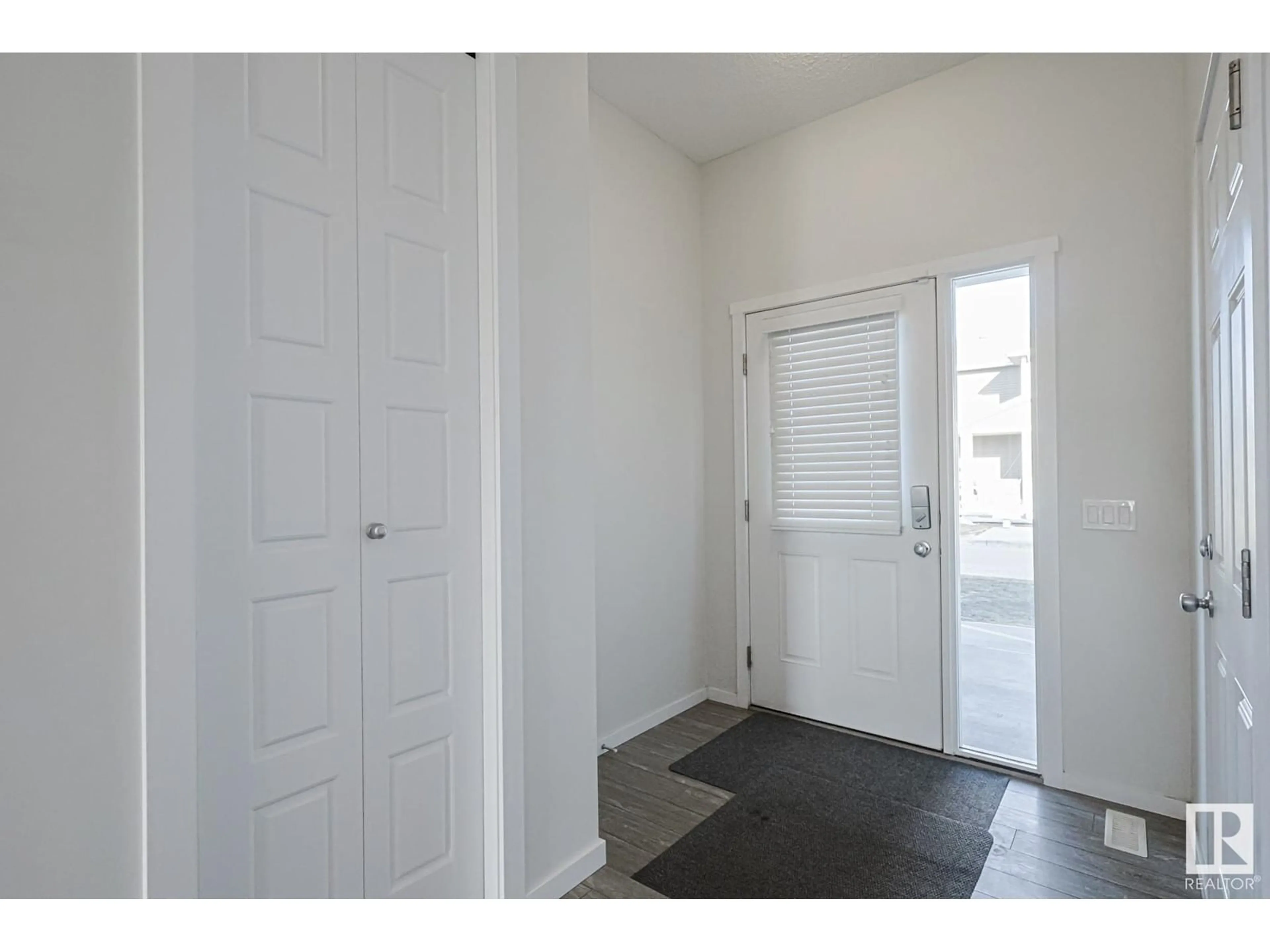 Indoor entryway for #23 6004 ROSENTHAL WY NW NW, Edmonton Alberta T5T7L1