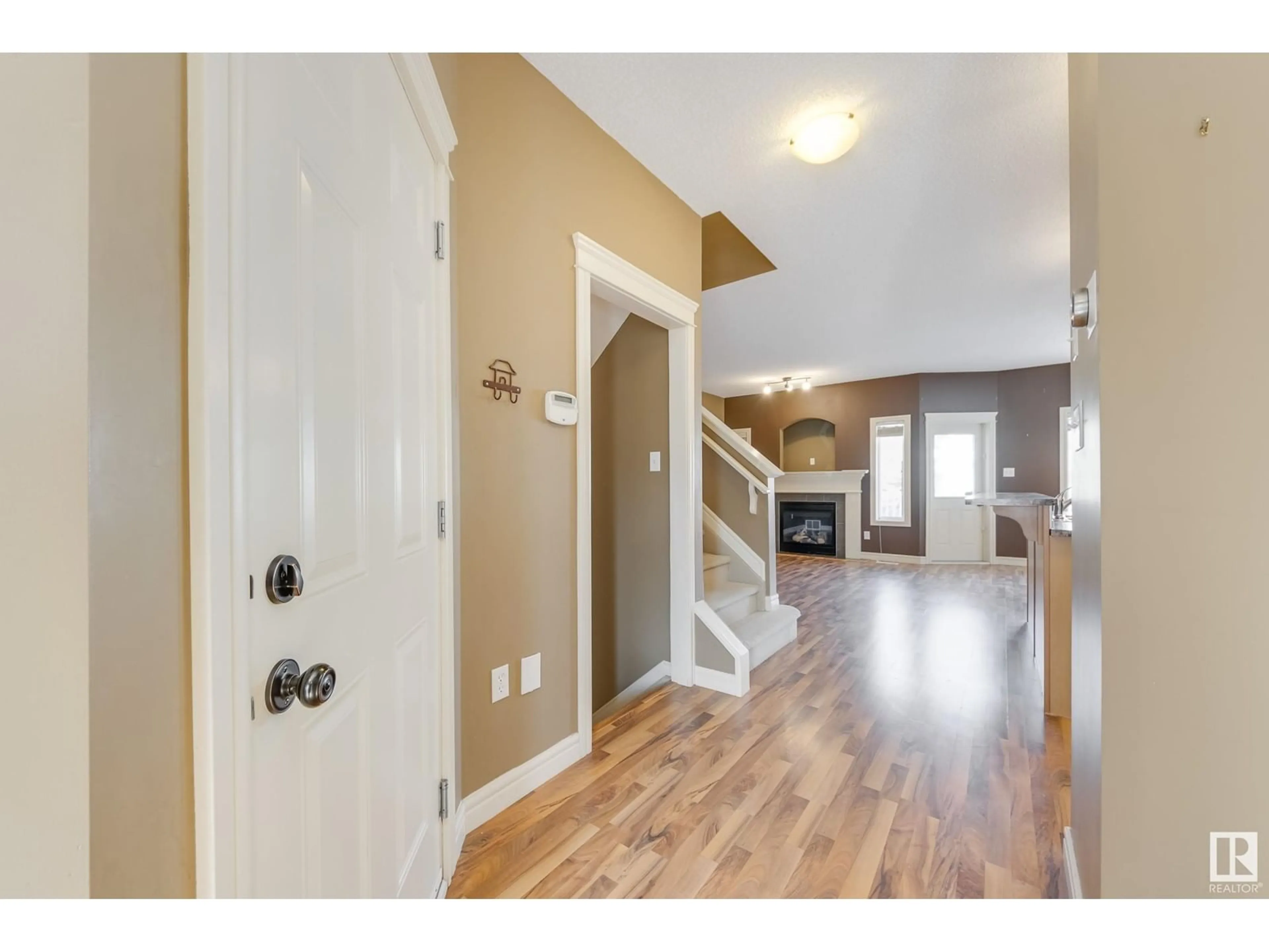 Indoor entryway for 11836 21 AV SW, Edmonton Alberta T6W0C9