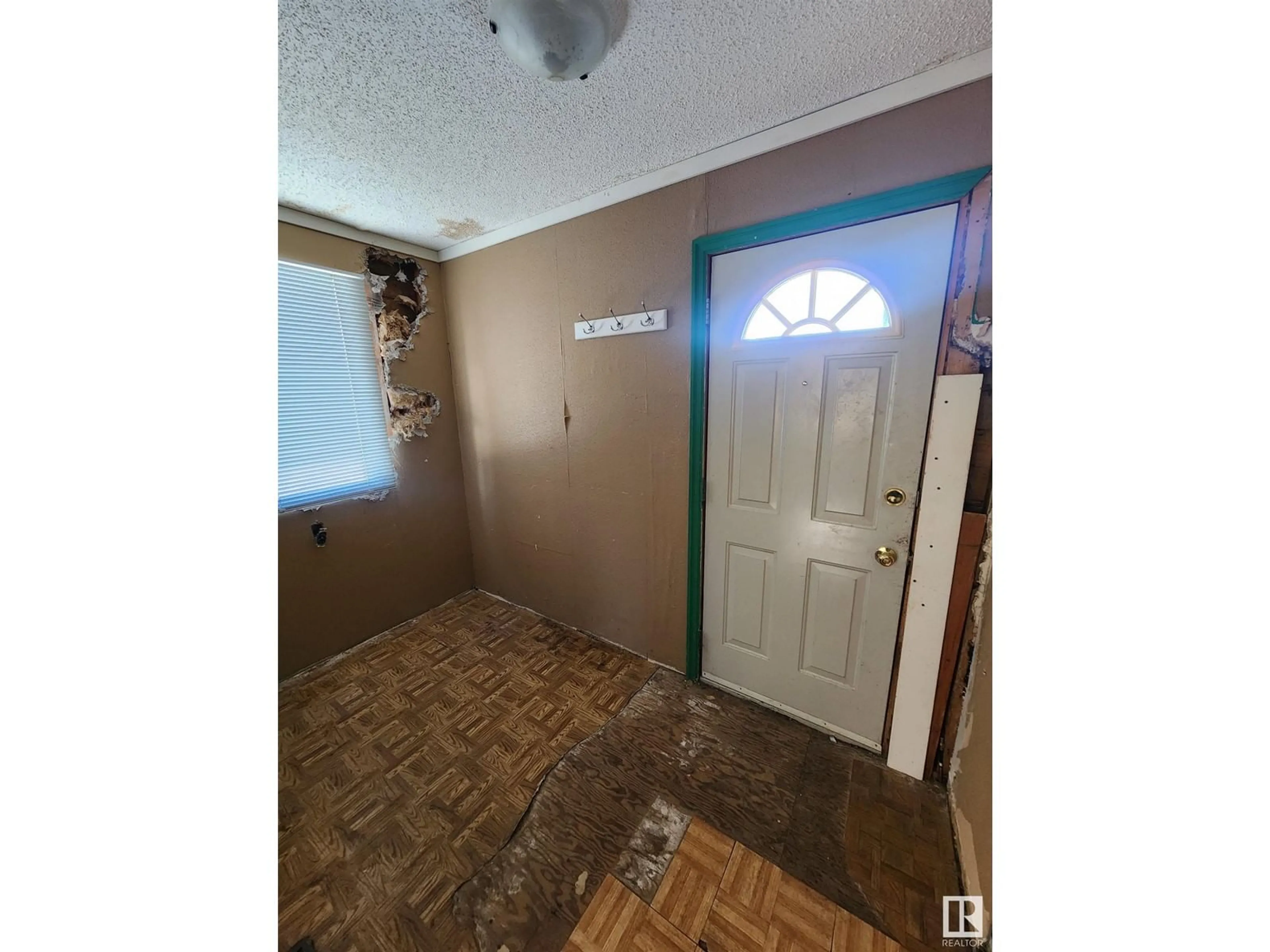 A pic of a room for 5010 51 ST, Tomahawk Alberta T0E2H0