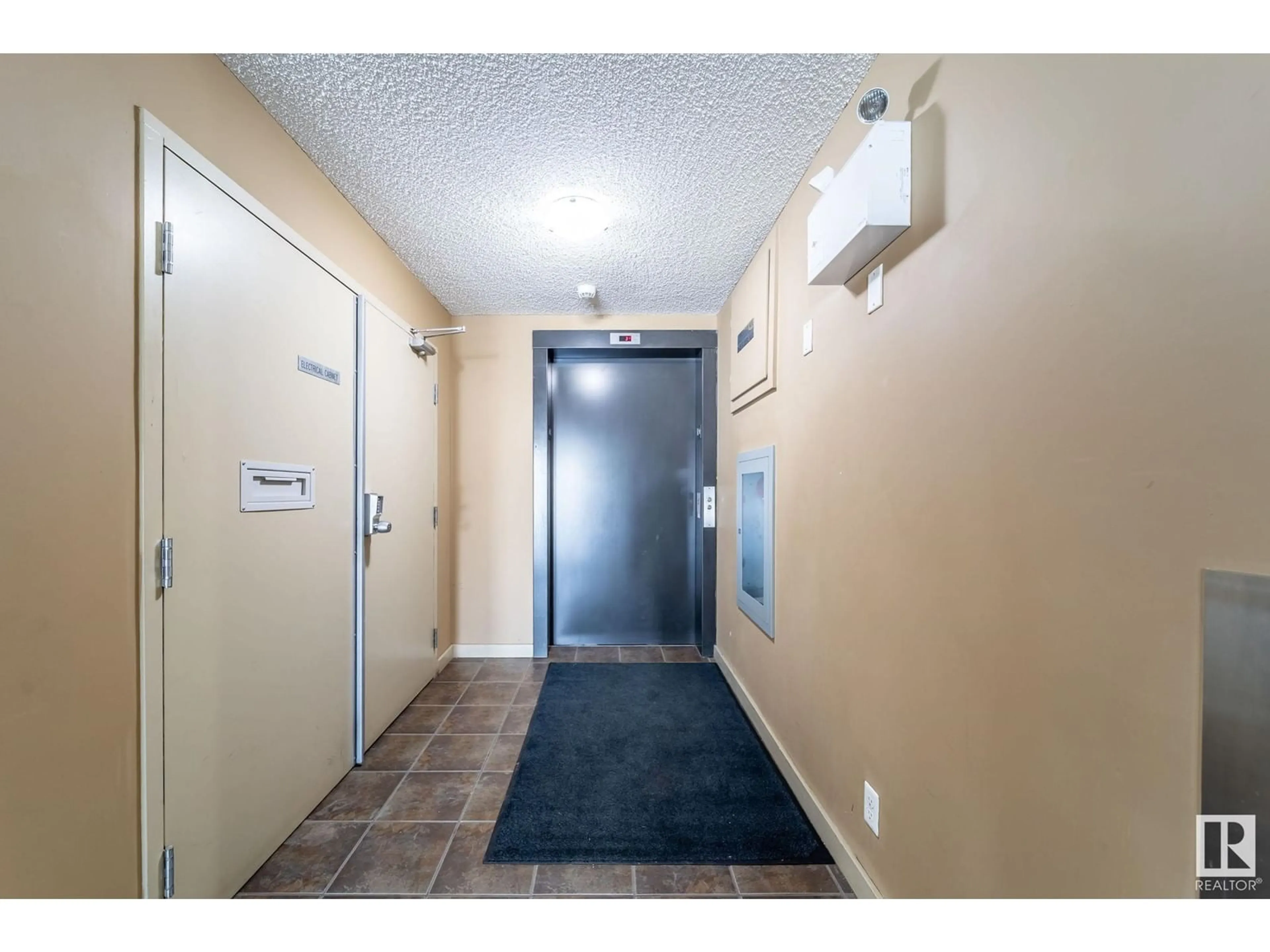 Indoor foyer for #402 12045 22 AV SW SW, Edmonton Alberta T6W2Y2