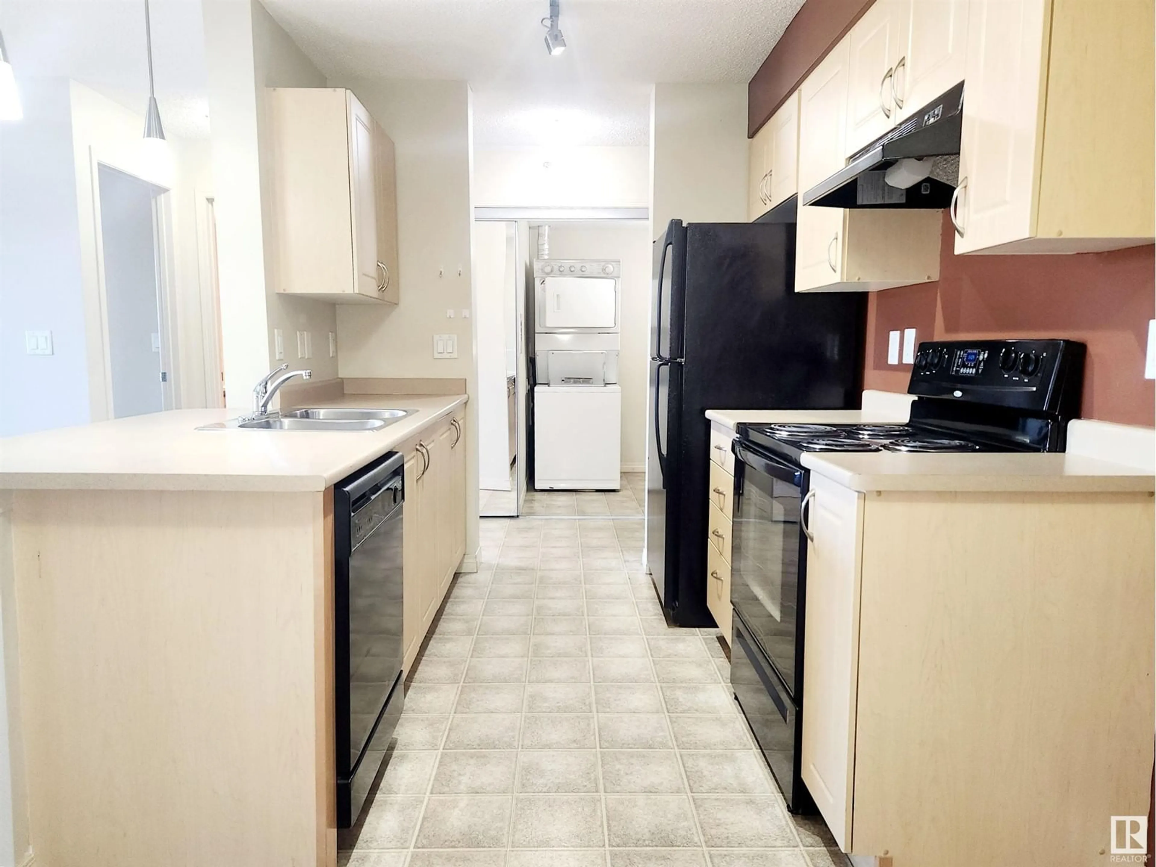 Standard kitchen, unknown for #412 13907 136 ST NW, Edmonton Alberta T6V1Y5