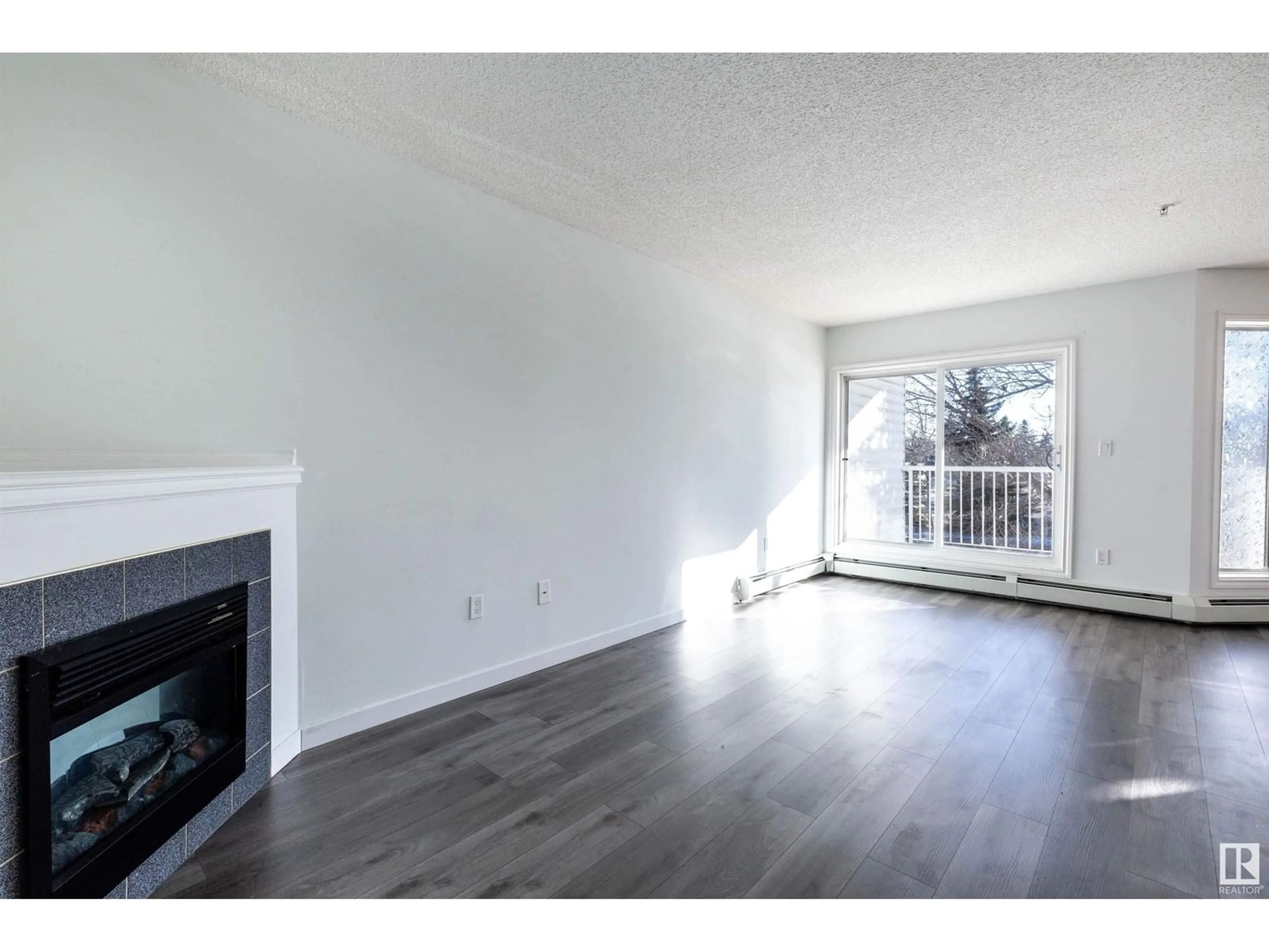 A pic of a room for #202 11446 40 AV NW, Edmonton Alberta T6J0R5