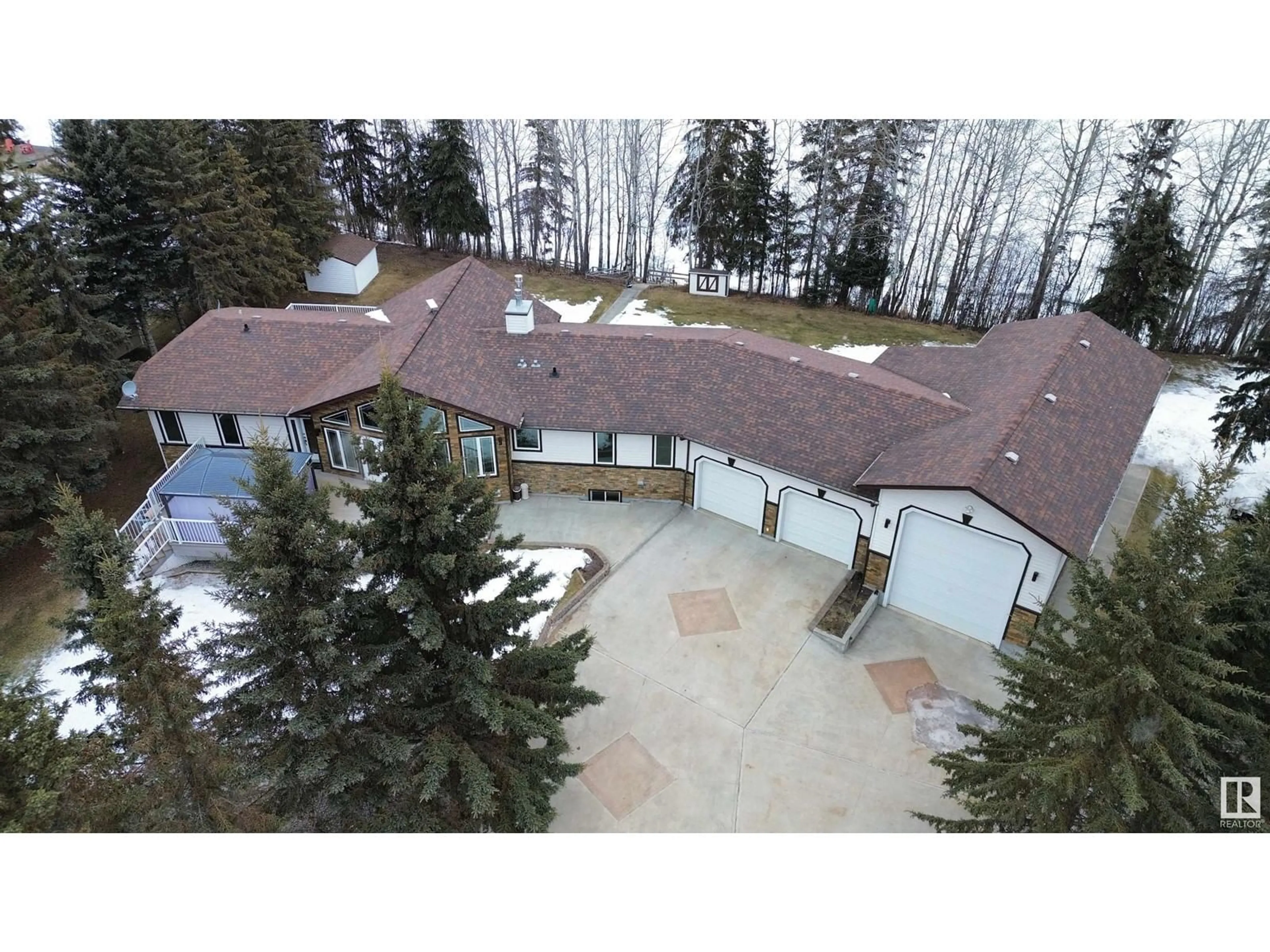 A pic from outside/outdoor area/front of a property/back of a property/a pic from drone, unknown for 15474 - 134 OLD TRAIL RD, Rural Lac La Biche County Alberta T0A2T0