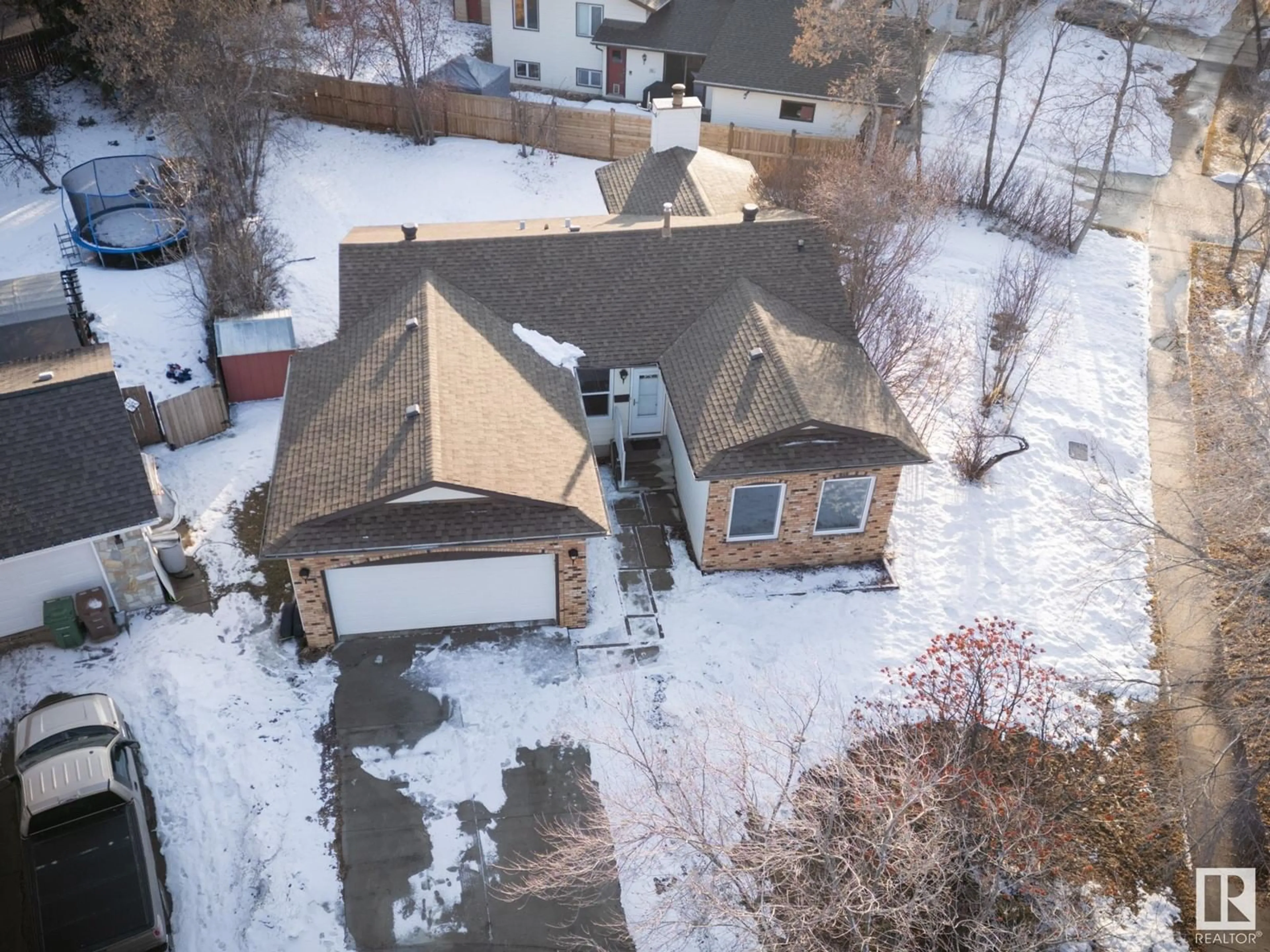 A pic from outside/outdoor area/front of a property/back of a property/a pic from drone, street for 27 Patterson CR, St. Albert Alberta T8N4T8