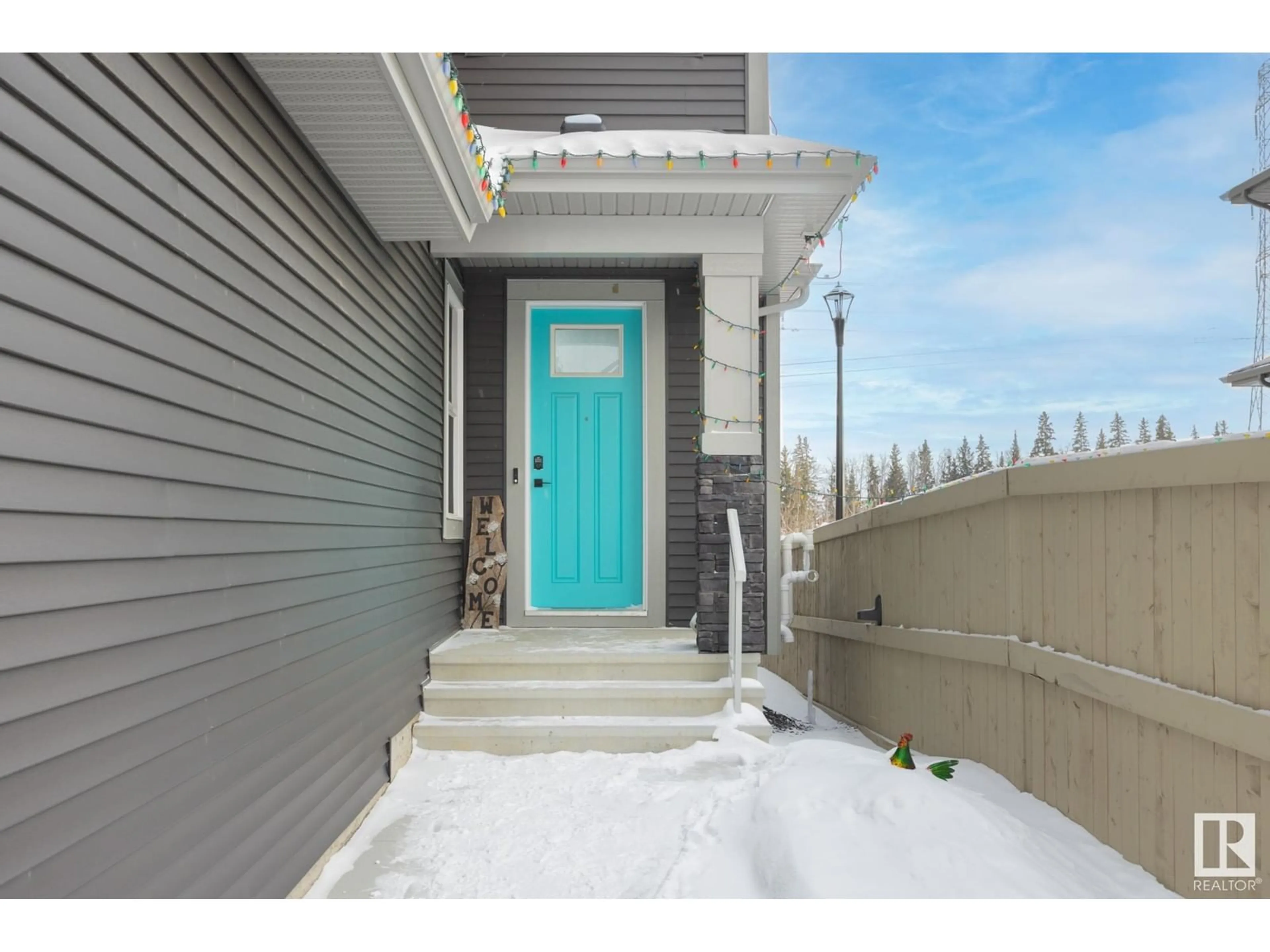 Indoor entryway for 1649 ENRIGHT WY NW, Edmonton Alberta T6M0Z2