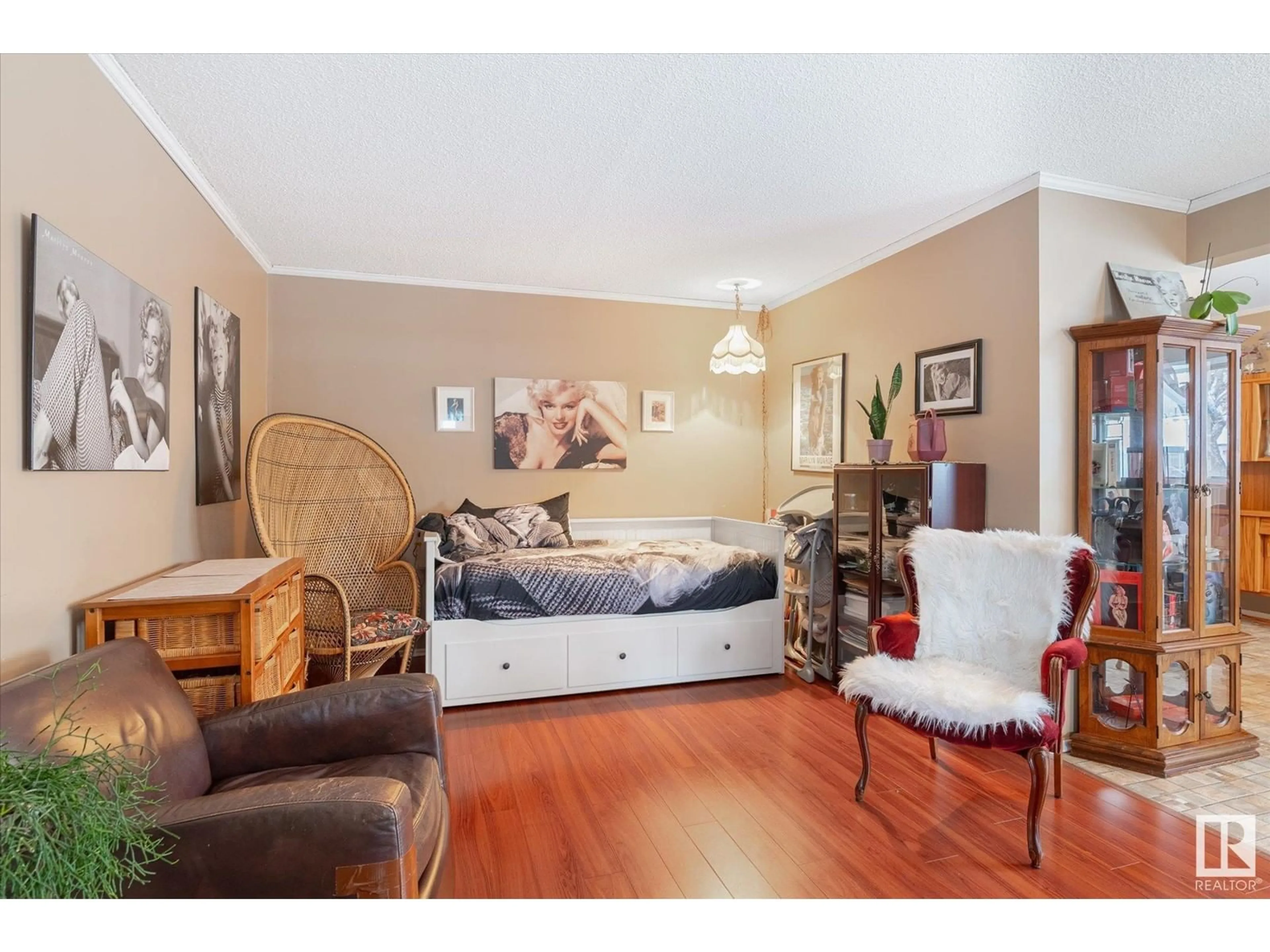 A pic of a room for 12734 117 ST NW, Edmonton Alberta T5E5J5