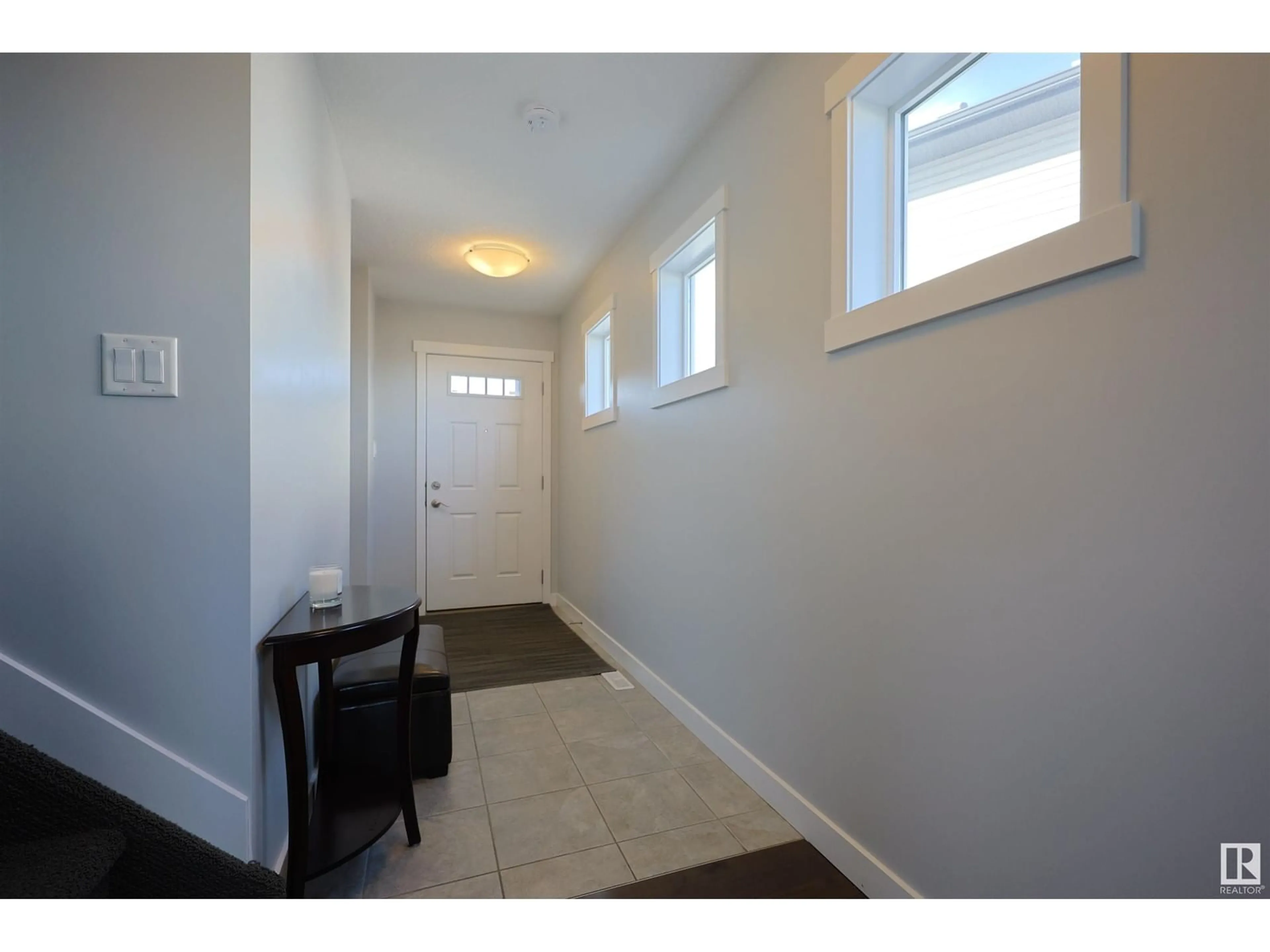 Indoor entryway for 107 51 ST SW, Edmonton Alberta T6X0Z7