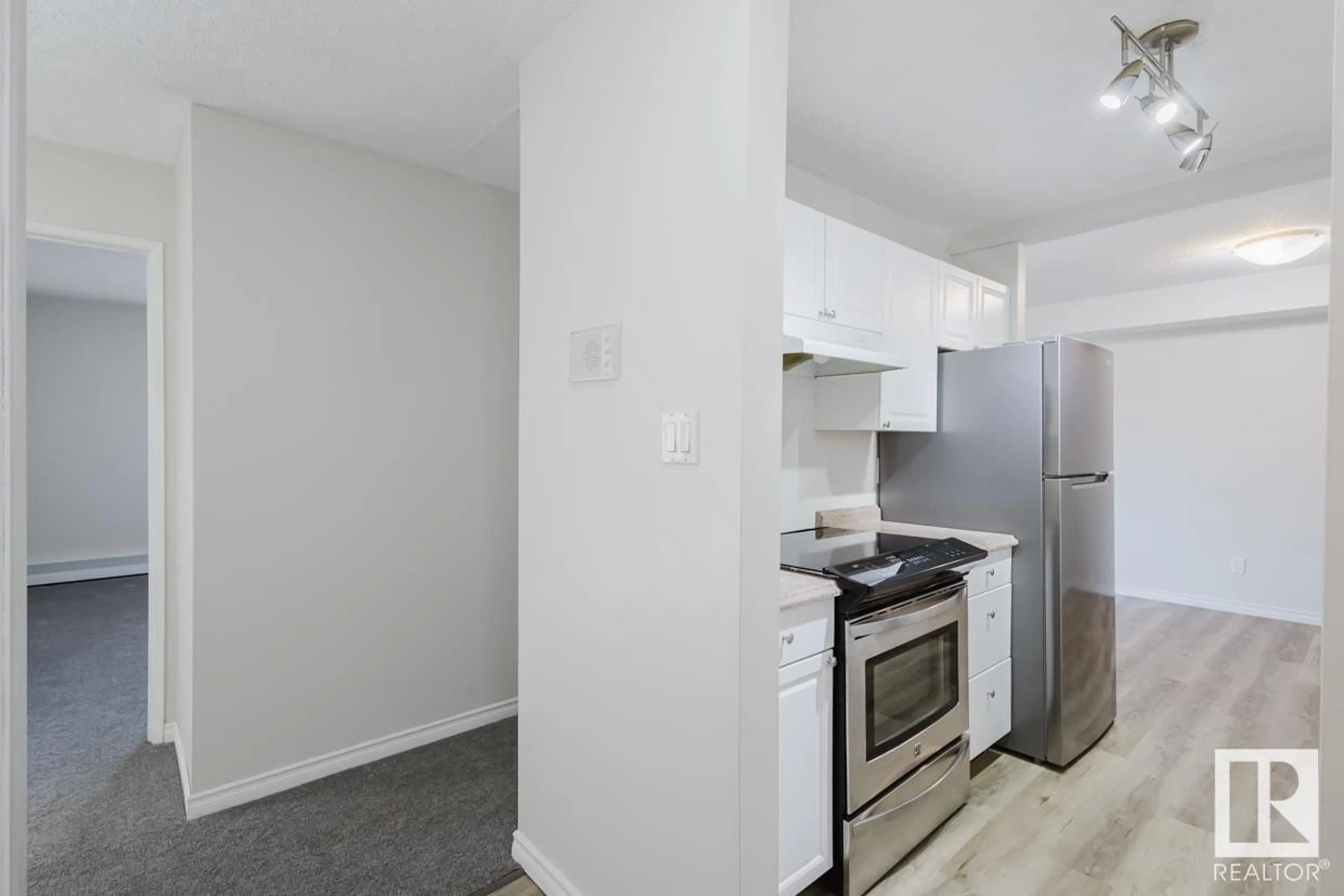 Standard kitchen, unknown for #101 3404 18 AV NW, Edmonton Alberta T6L3C2