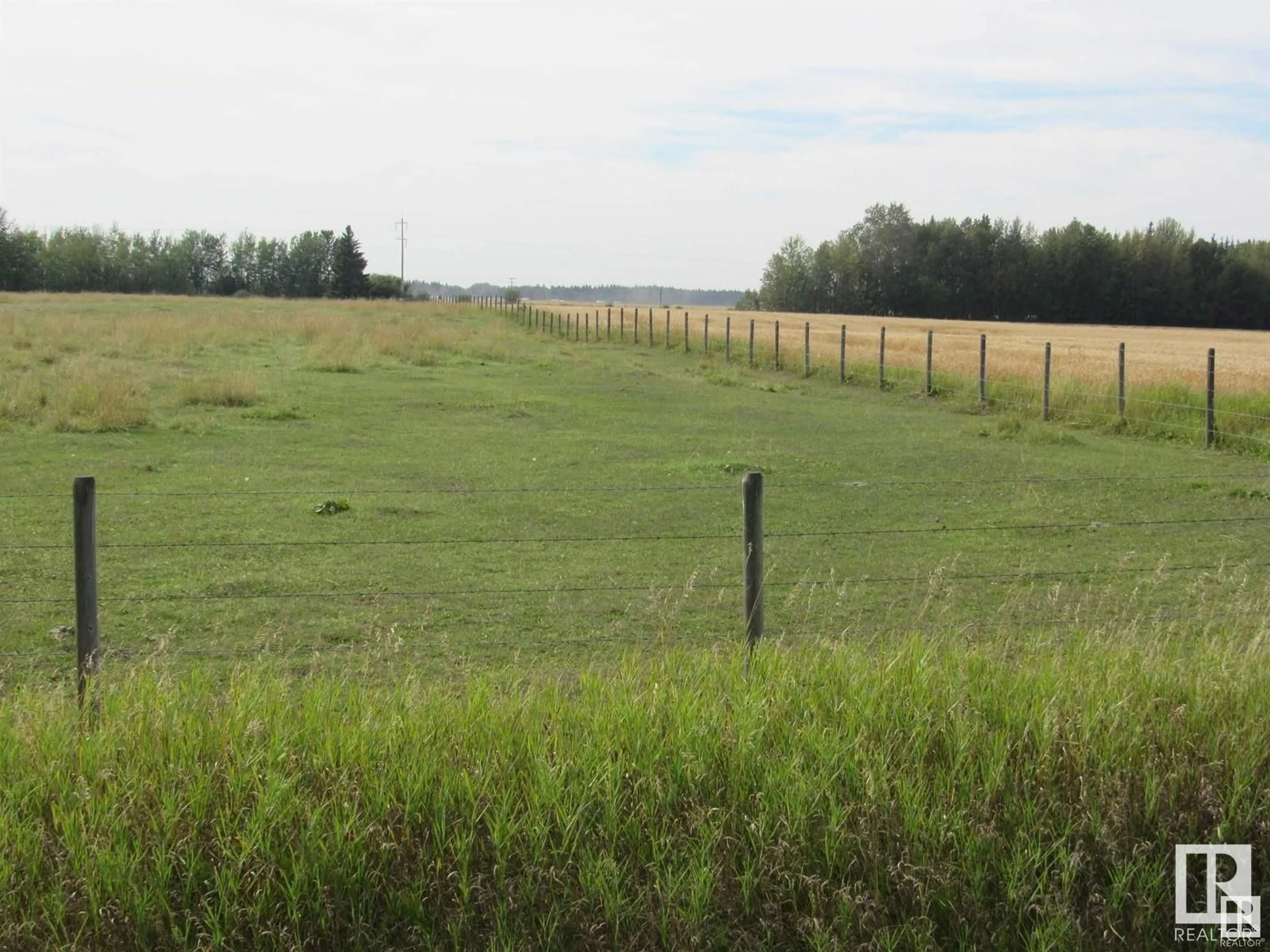 Blurry image for 64108 RGE RD 11, Rural Westlock County Alberta T0G0Y0