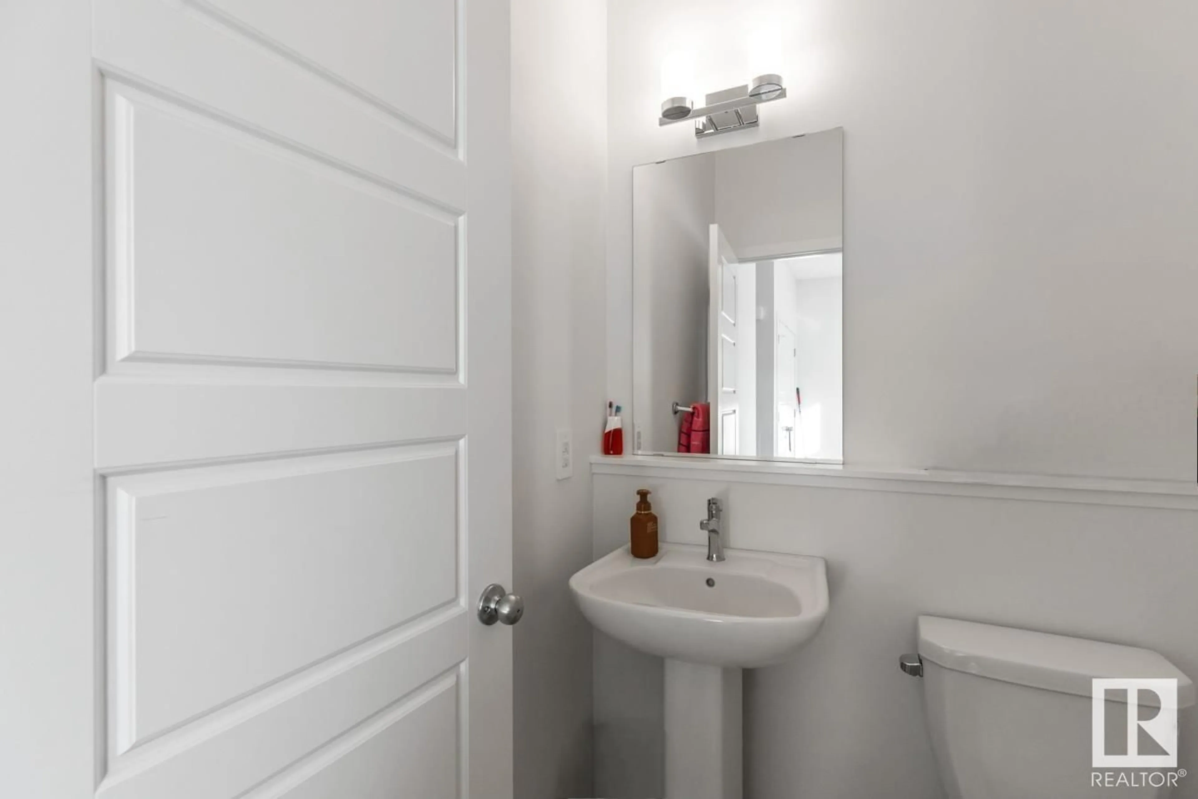 Standard bathroom, unknown for 22603 93 AV NW, Edmonton Alberta T5T7R5