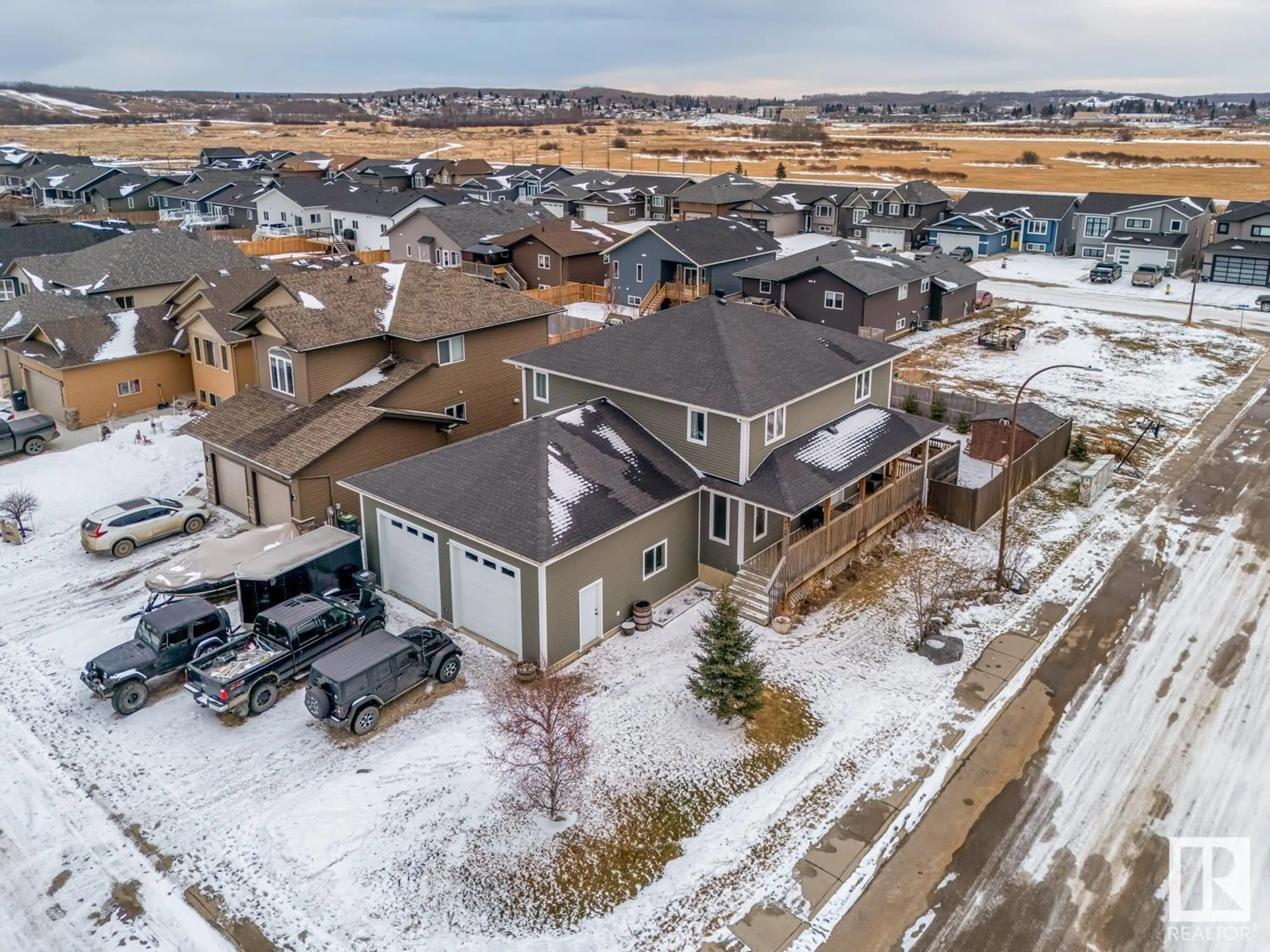 A pic from outside/outdoor area/front of a property/back of a property/a pic from drone, unknown for 4929 58 AV, Cold Lake Alberta T9M0E7