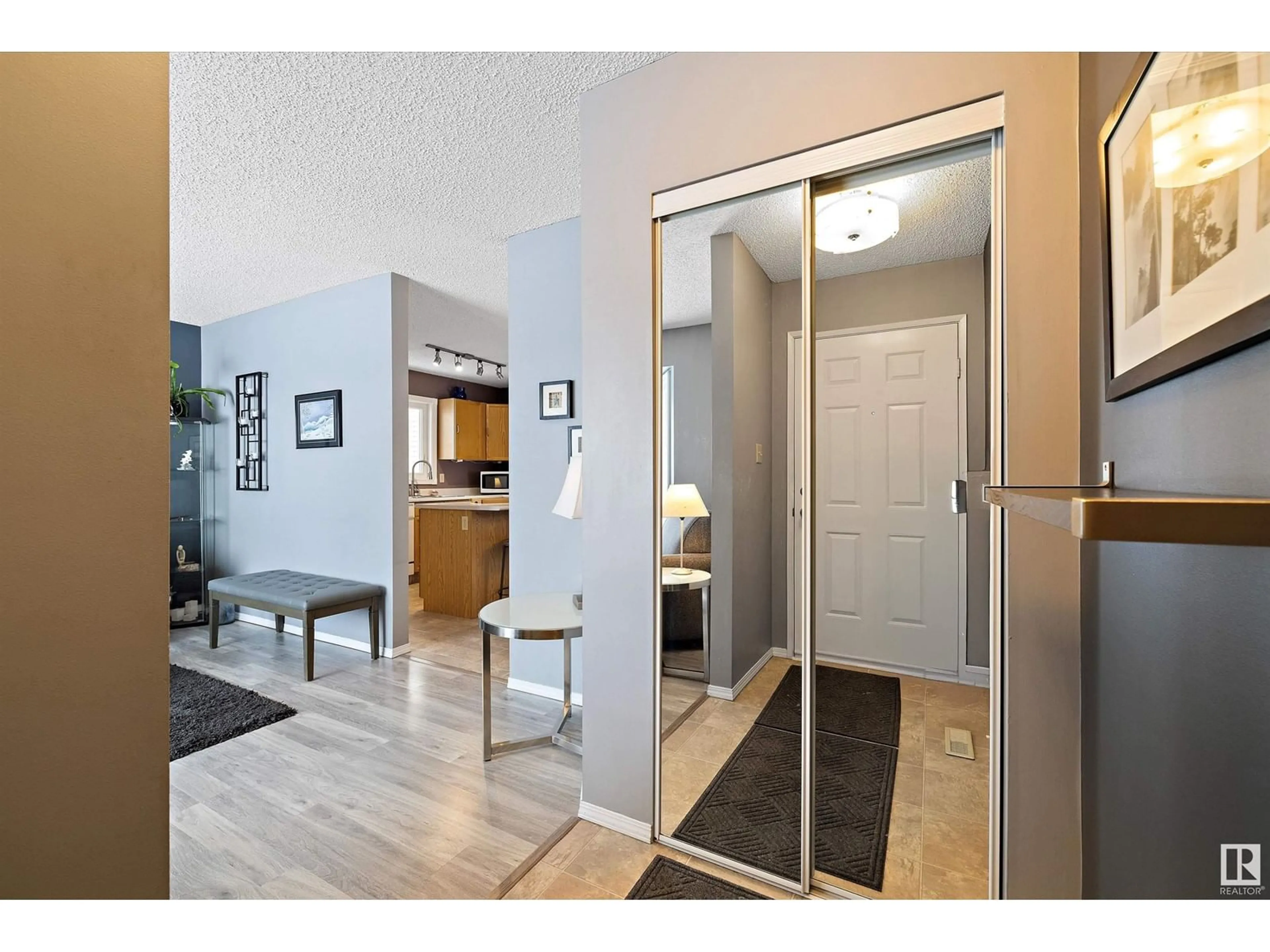 Indoor entryway for 126 KINISKI CR NW, Edmonton Alberta T6L5A9