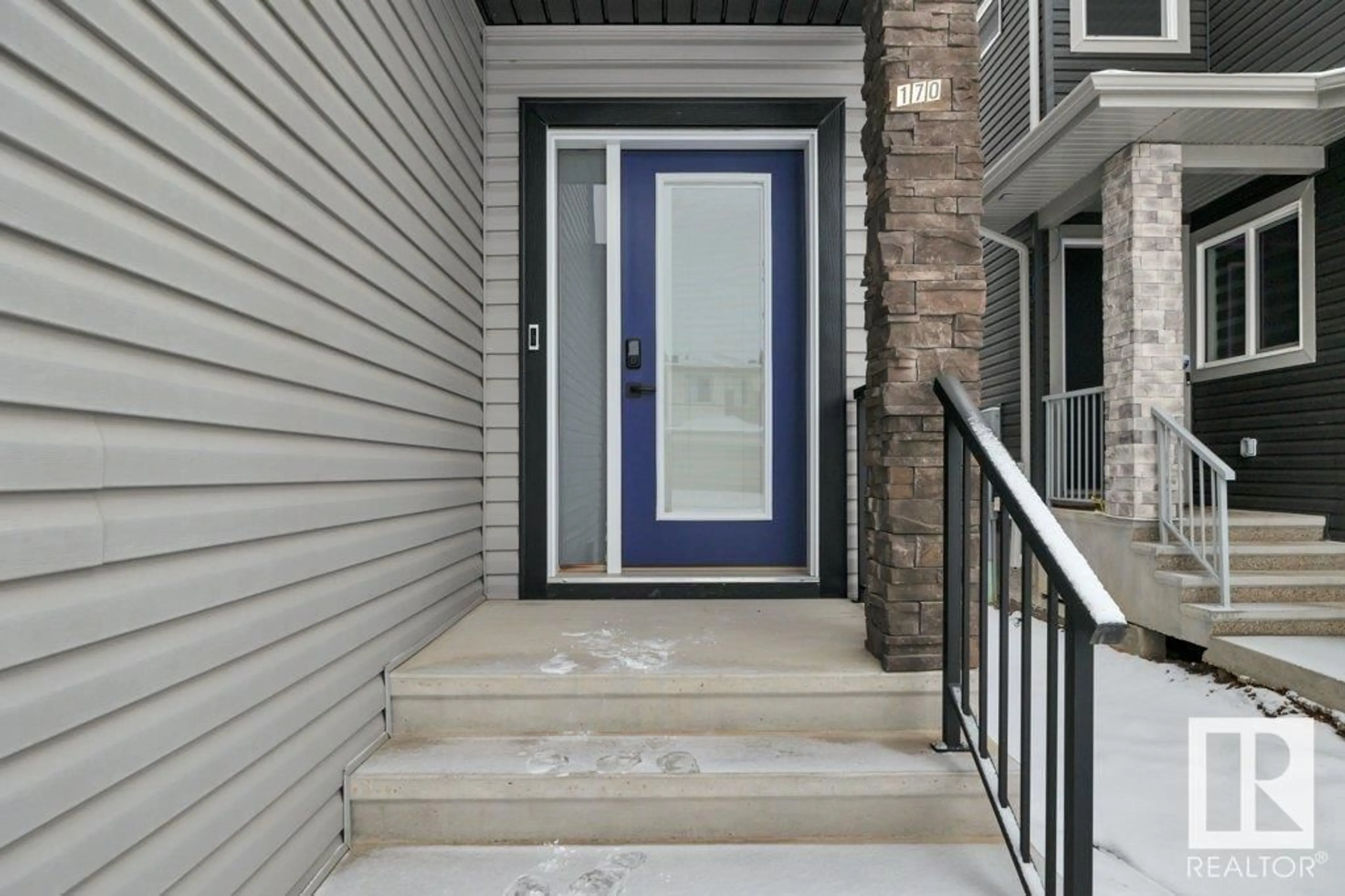 Indoor entryway for 170 LARCH CR, Leduc Alberta T9E1N2