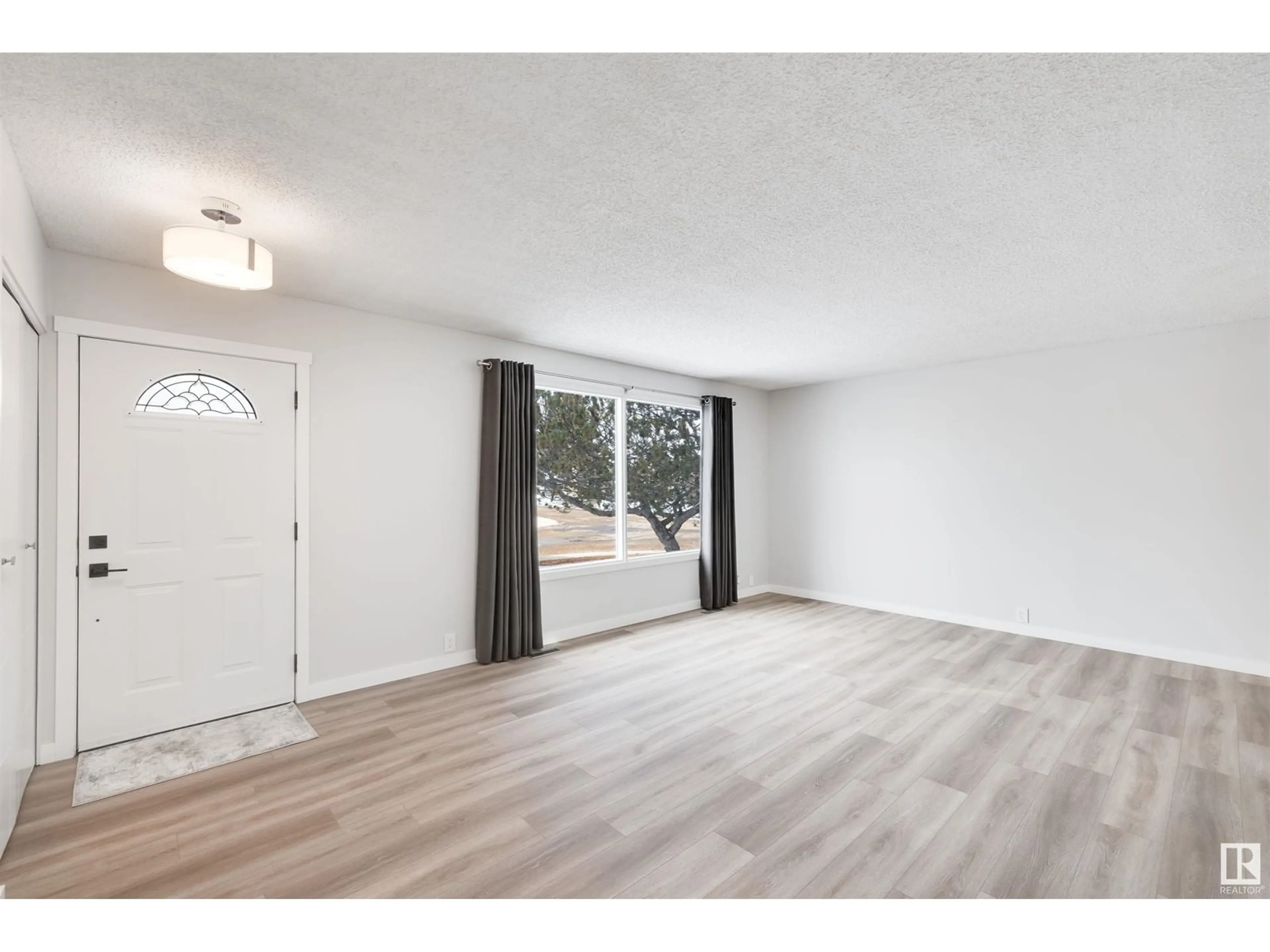 A pic of a room for 12716 48 ST NW, Edmonton Alberta T5A2R8