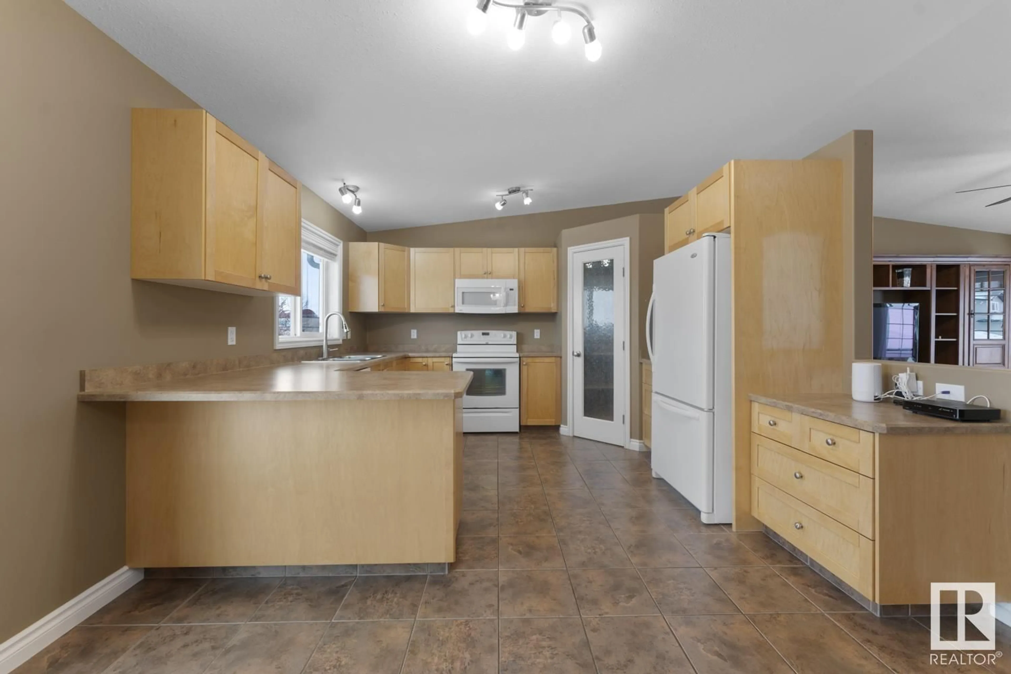 Standard kitchen, unknown for 4807 64 AV, Cold Lake Alberta T9M0A1