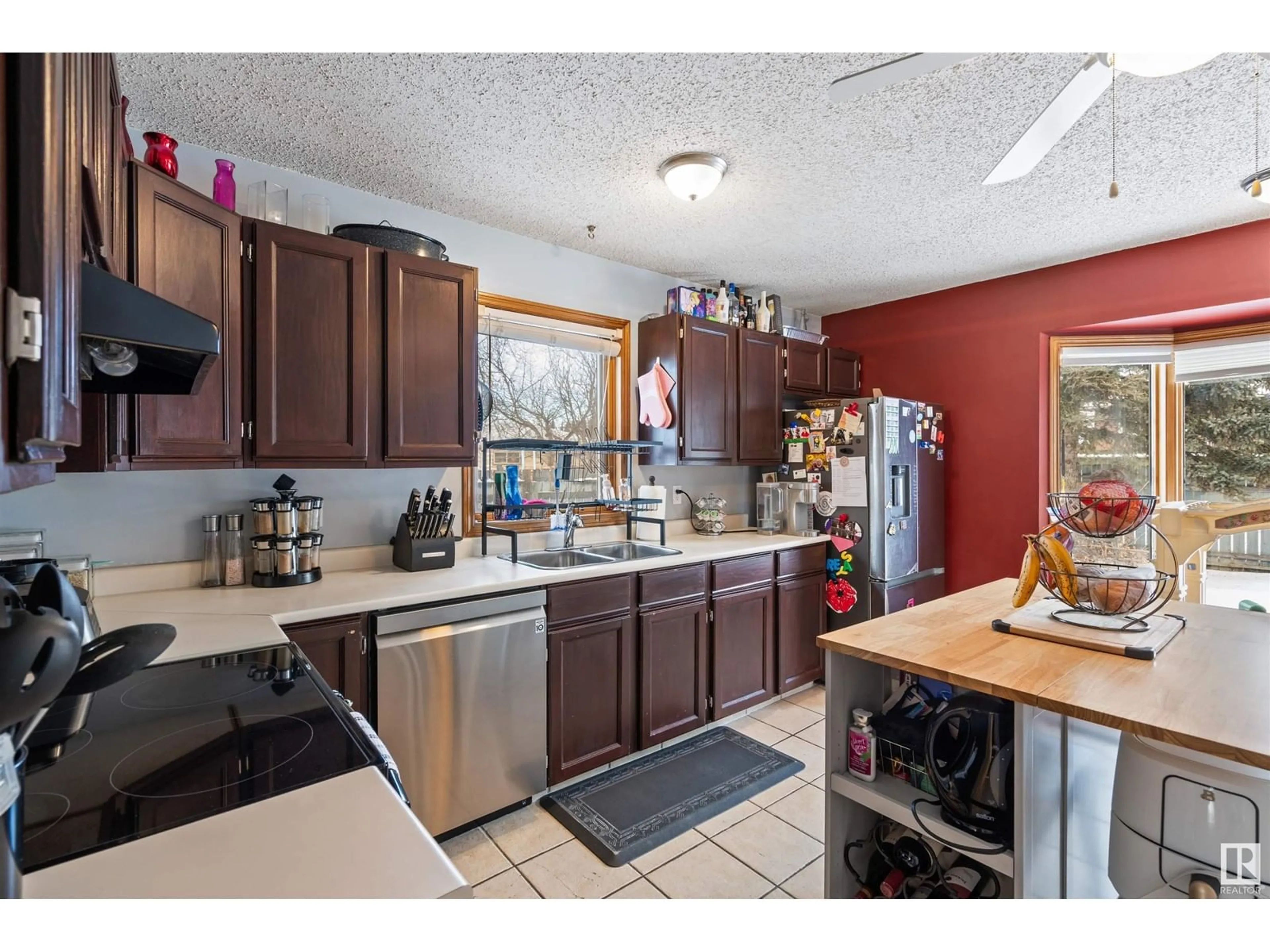 Standard kitchen, unknown for 306 22 ST, Cold Lake Alberta T9M1E8