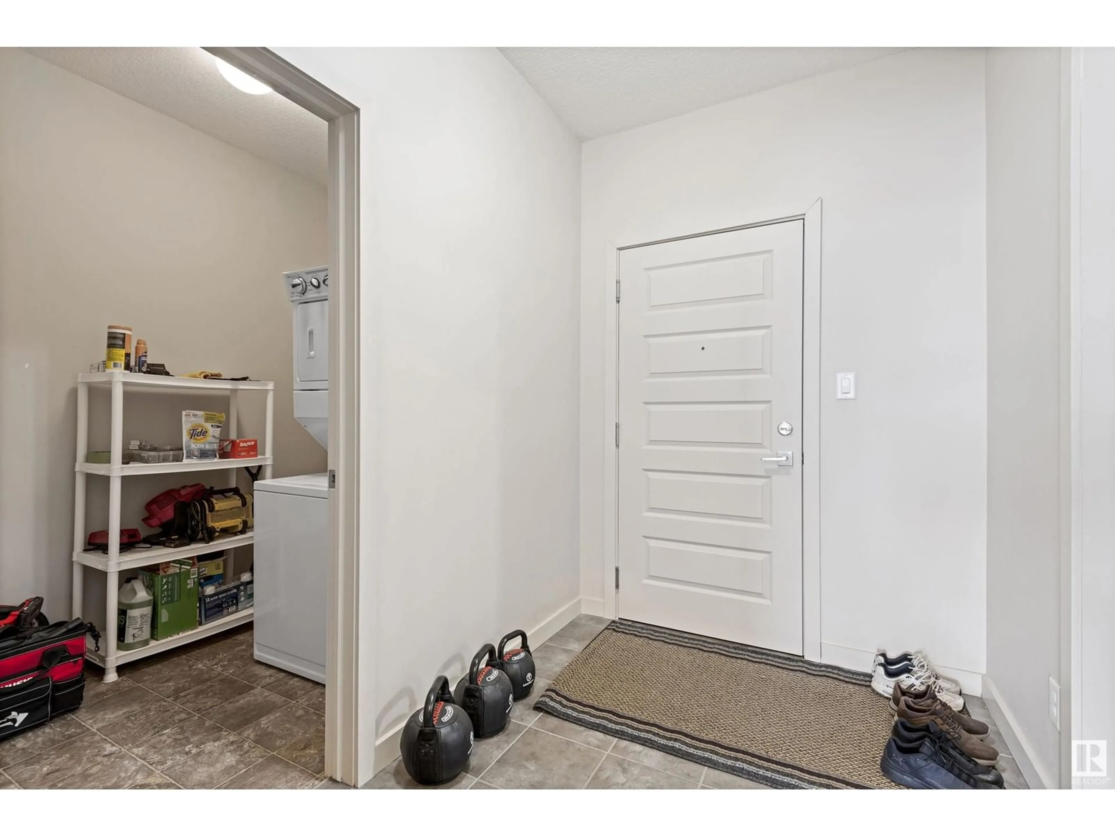 Indoor entryway for #418 304 AMBLESIDE LINK LI SW, Edmonton Alberta T6W0V2