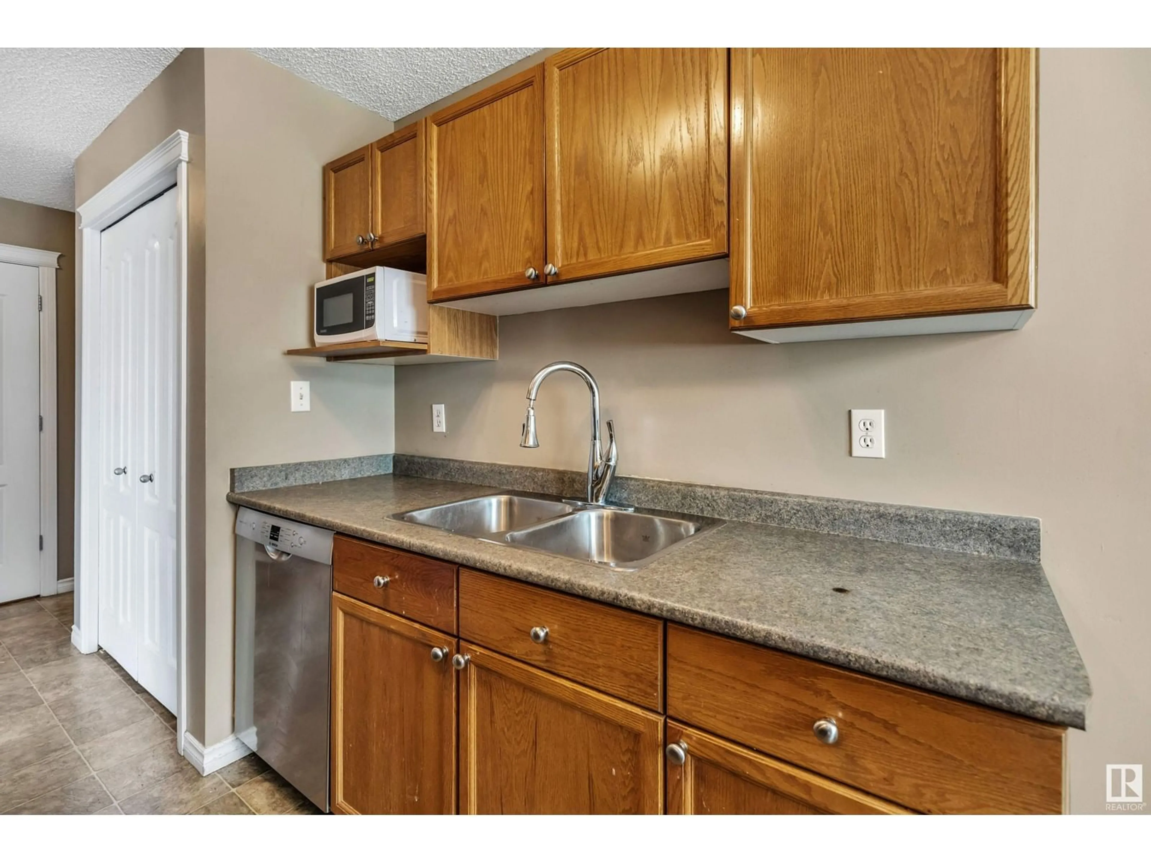 Standard kitchen, unknown for #6 4616 47 ST, Leduc Alberta T9E4P1