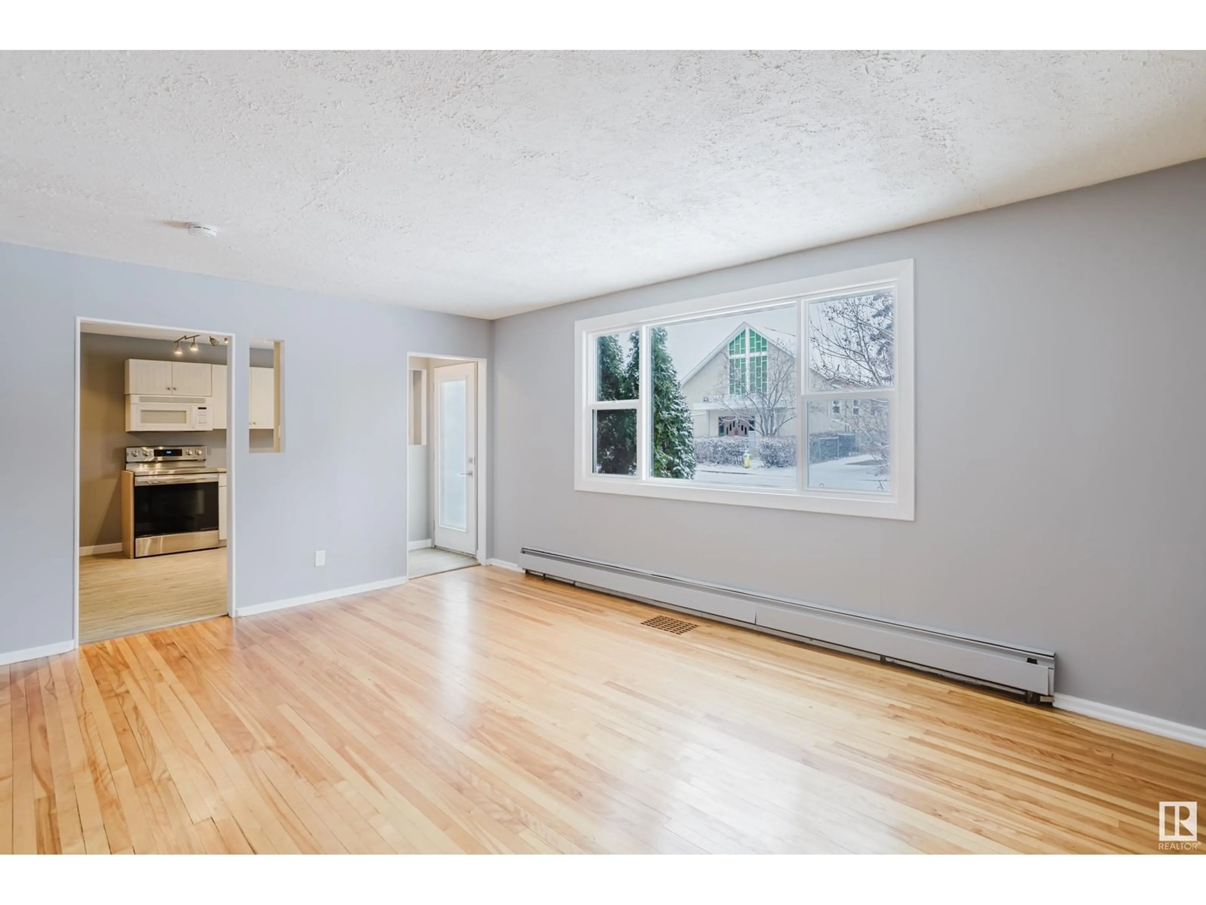 A pic of a room for 10673 62 AV, Edmonton Alberta T6H1M7