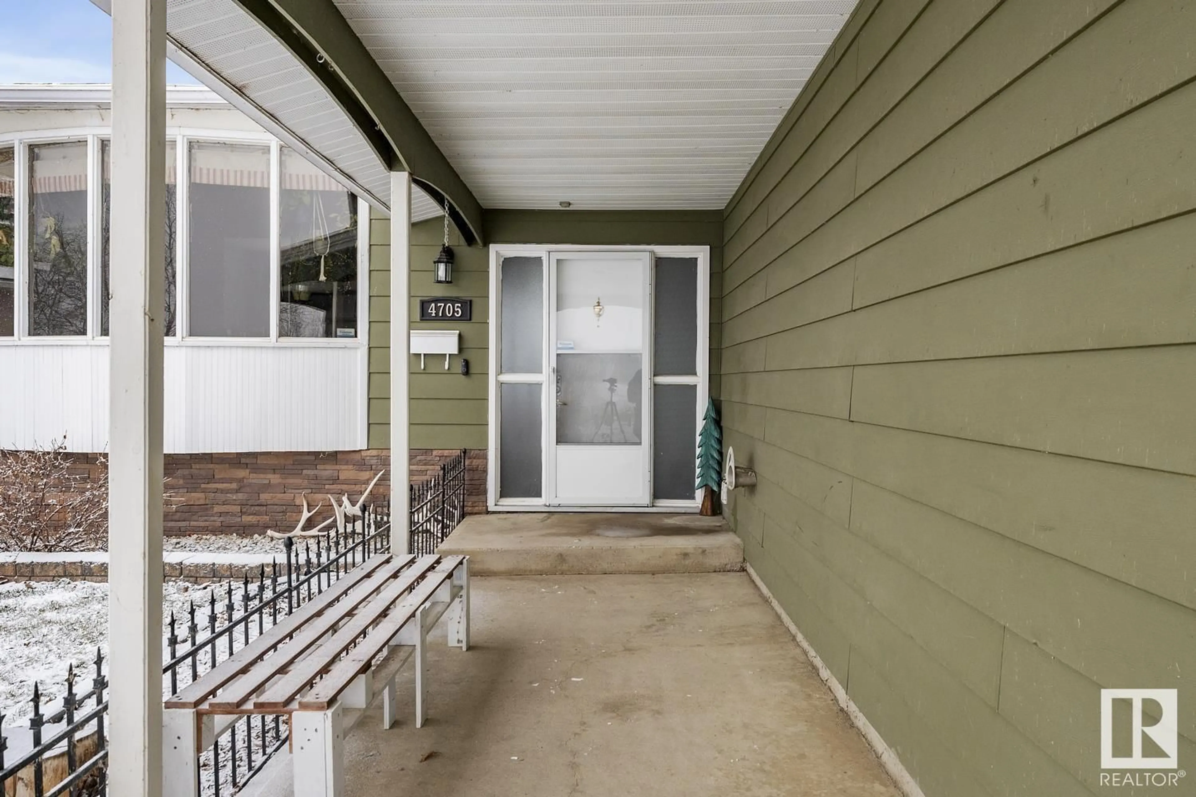 Patio, street for 4705 LAKESHORE DR, Bonnyville Town Alberta T9N1P9