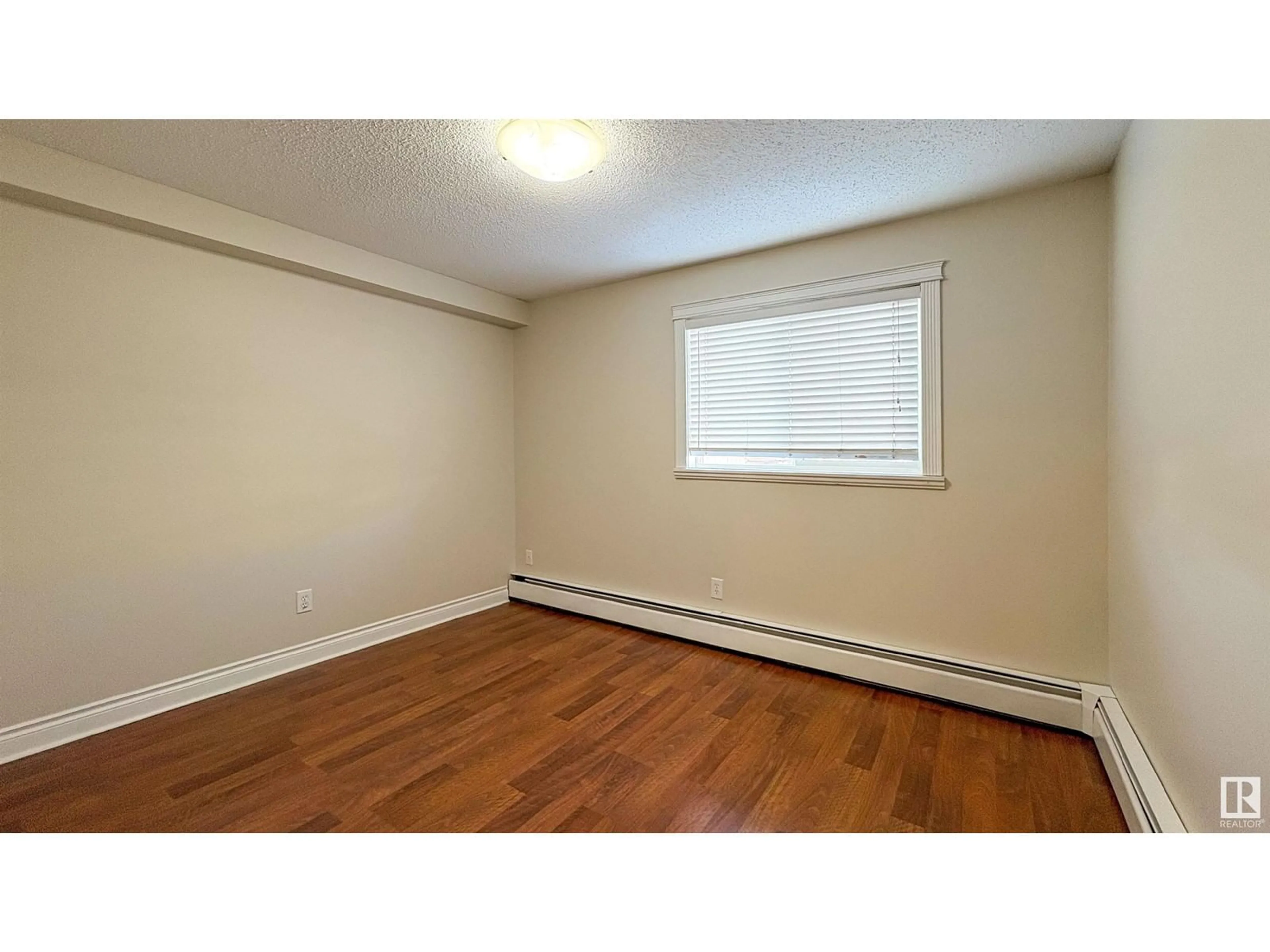 A pic of a room for #105 10520 80 AV NW, Edmonton Alberta T6E1V3