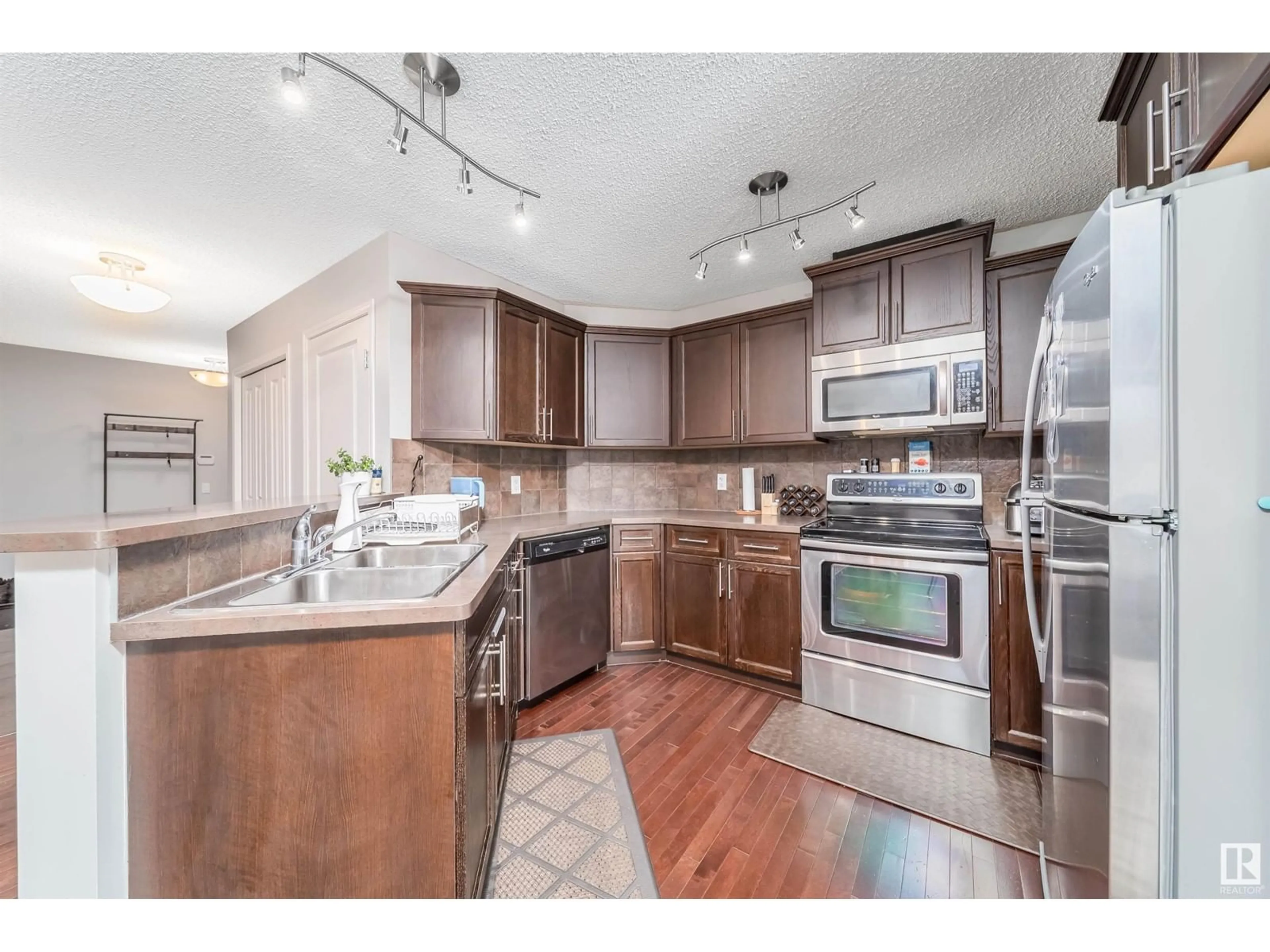 Open concept kitchen, unknown for 7019 CARDINAL WY SW SW, Edmonton Alberta T6W1Z1