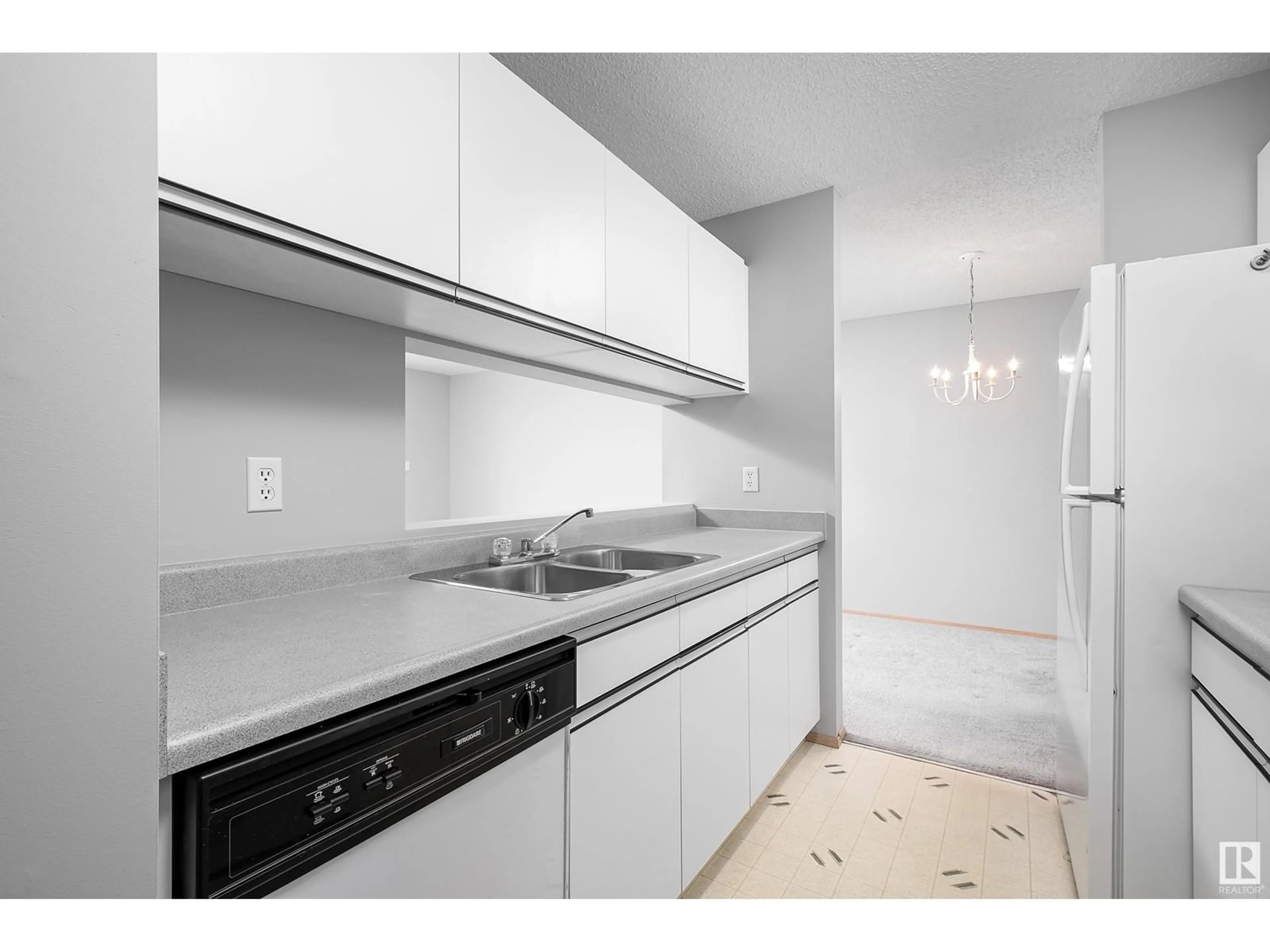 Standard kitchen, unknown for 320 - 2508 50 ST, Edmonton Alberta T6L6X9