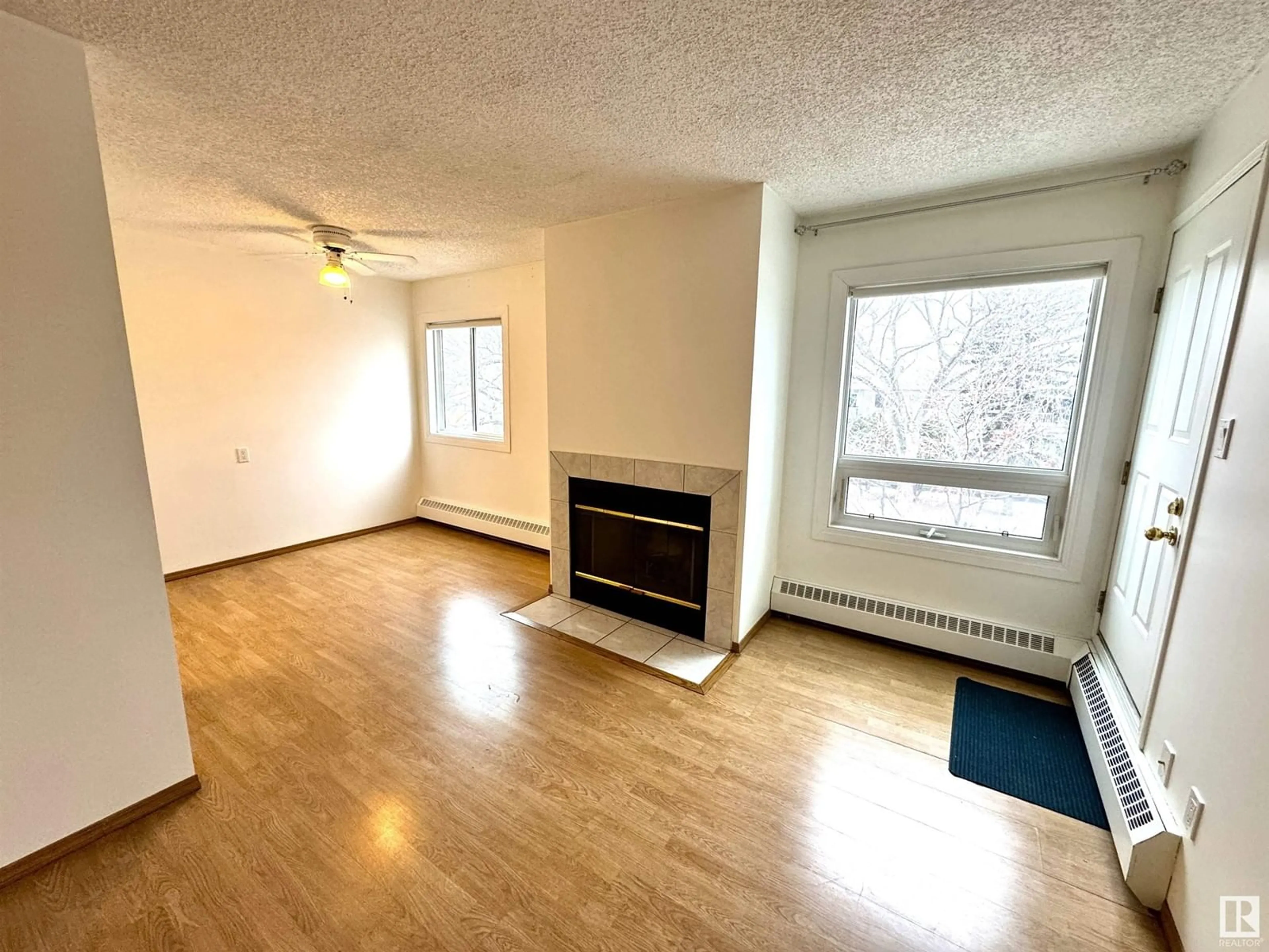 A pic of a room for #301 - 11807 101 ST, Edmonton Alberta T5G2B6