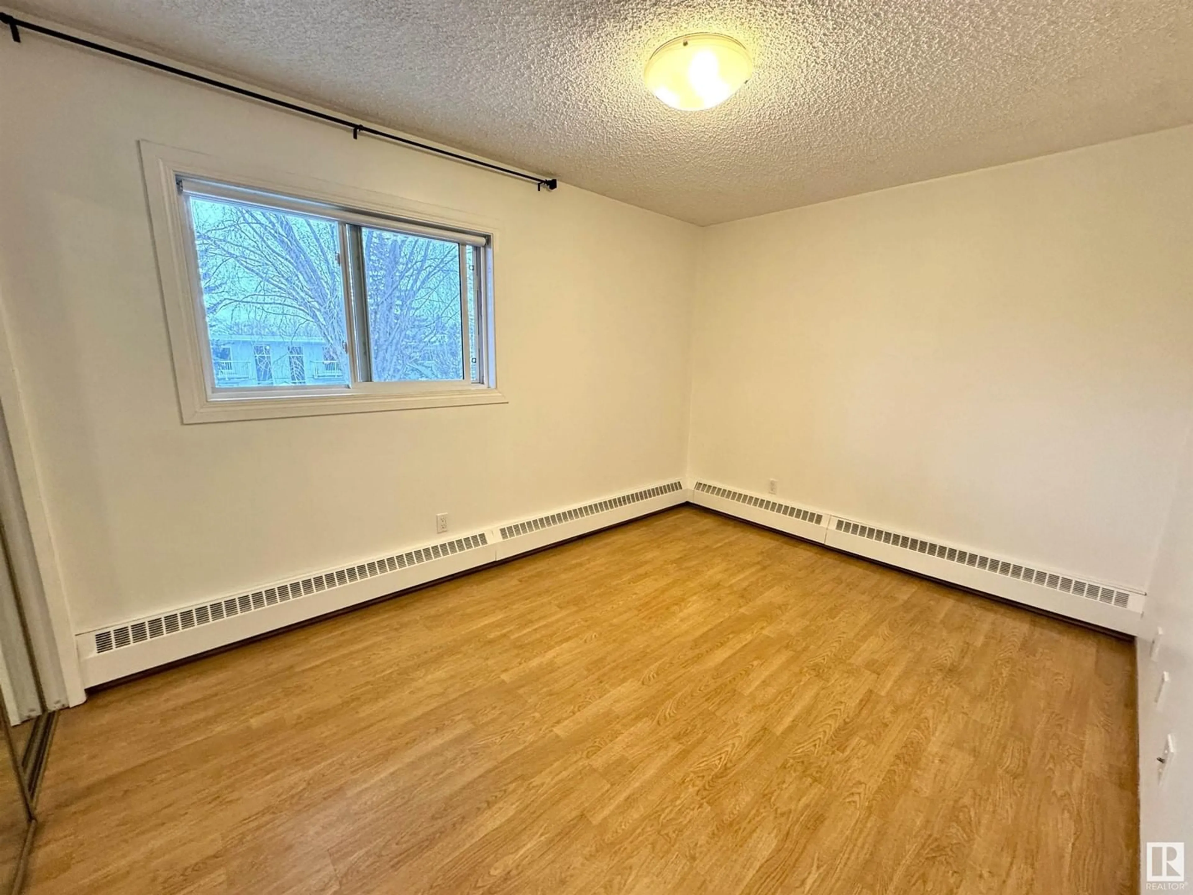A pic of a room for #301 - 11807 101 ST, Edmonton Alberta T5G2B6