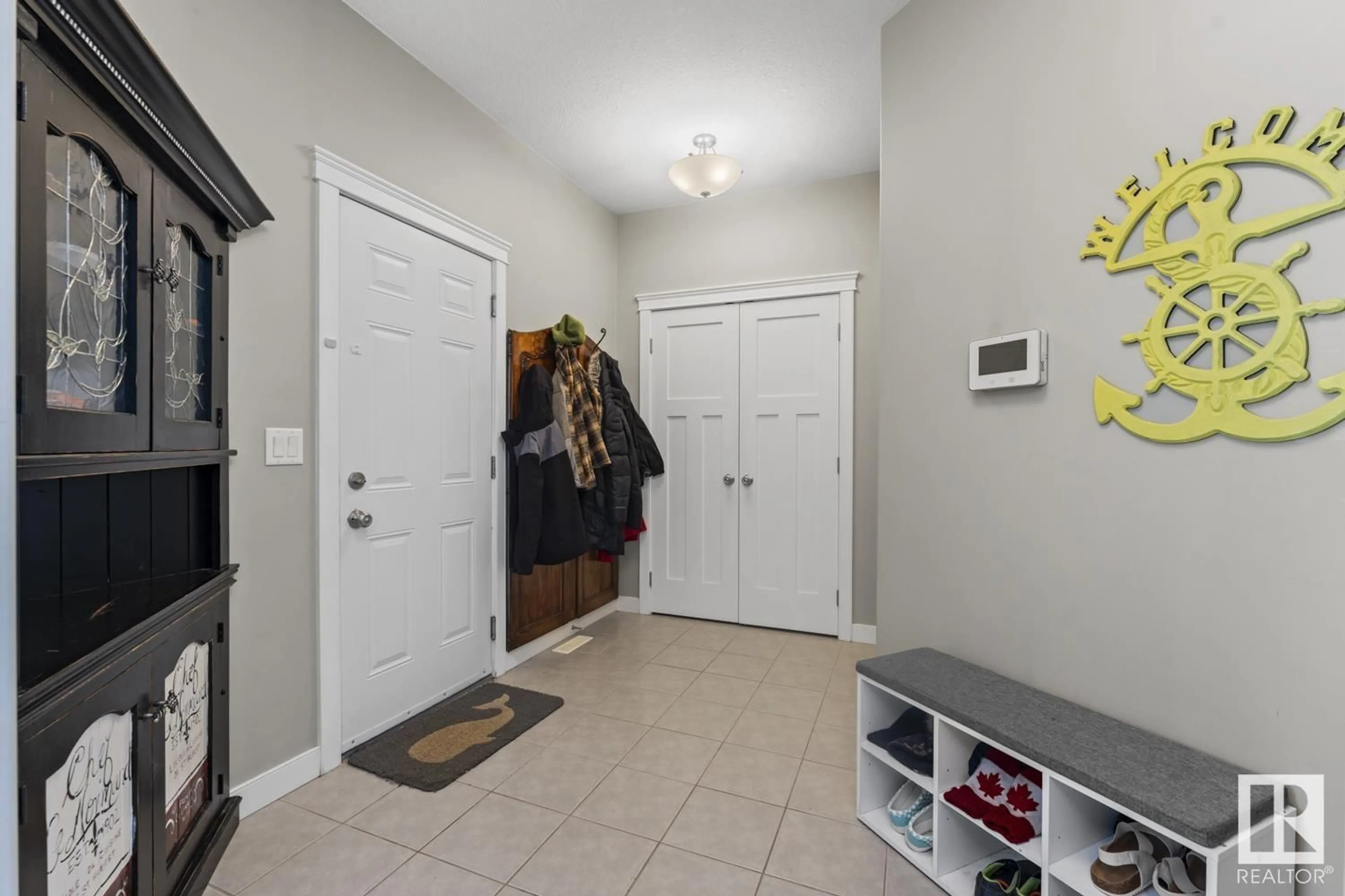 Indoor entryway for 5808 Meadow WY, Cold Lake Alberta T9M0C2