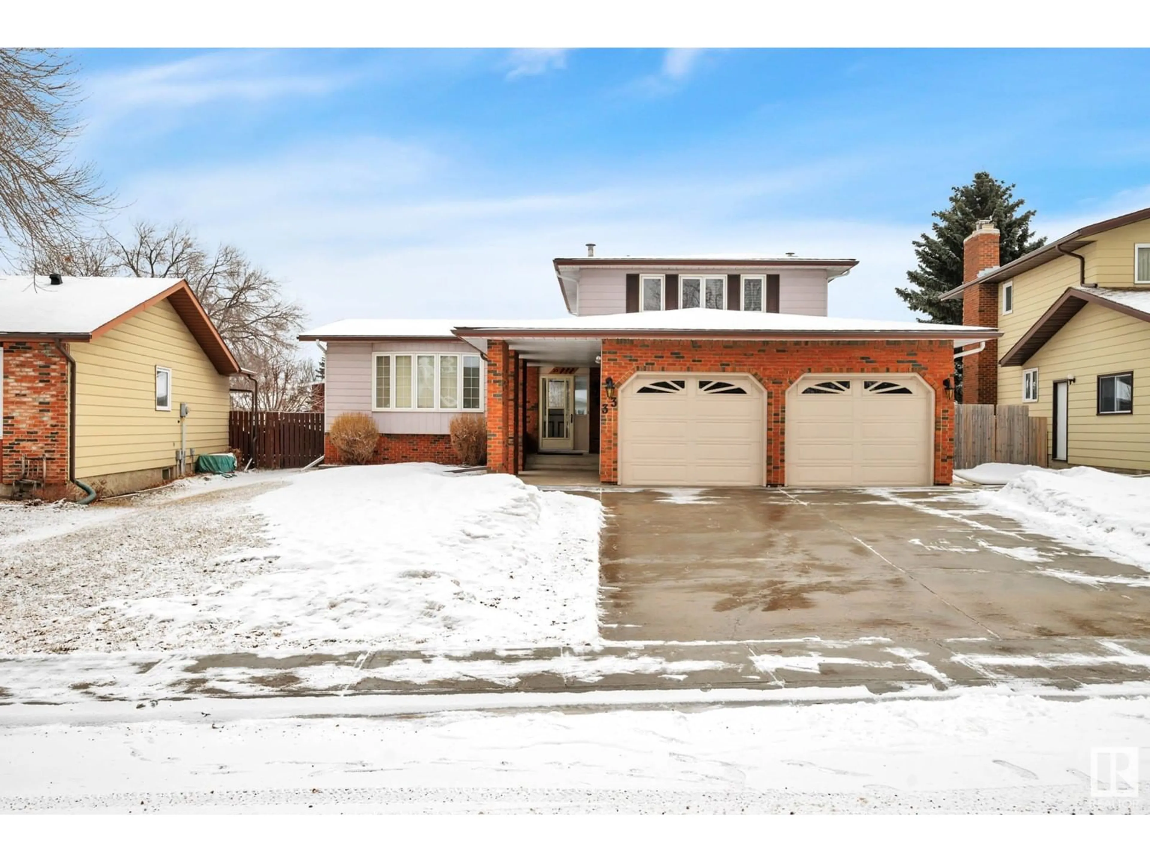 Home with brick exterior material, street for 33 WOODLAKE RD, Sherwood Park Alberta T8A4B3