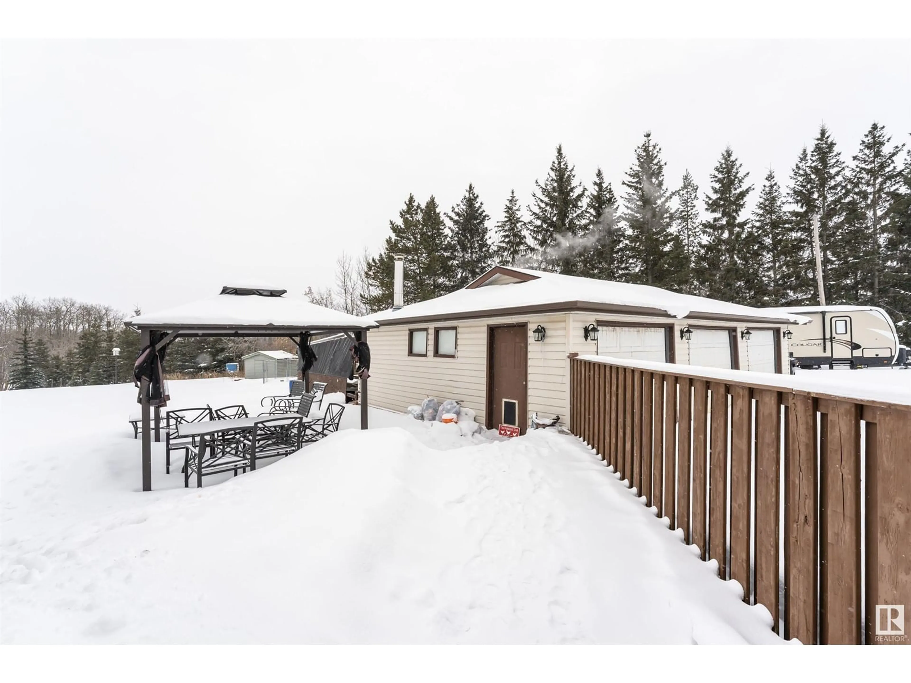 Patio, street for 133 52470 RR221, Rural Strathcona County Alberta T8H2H8