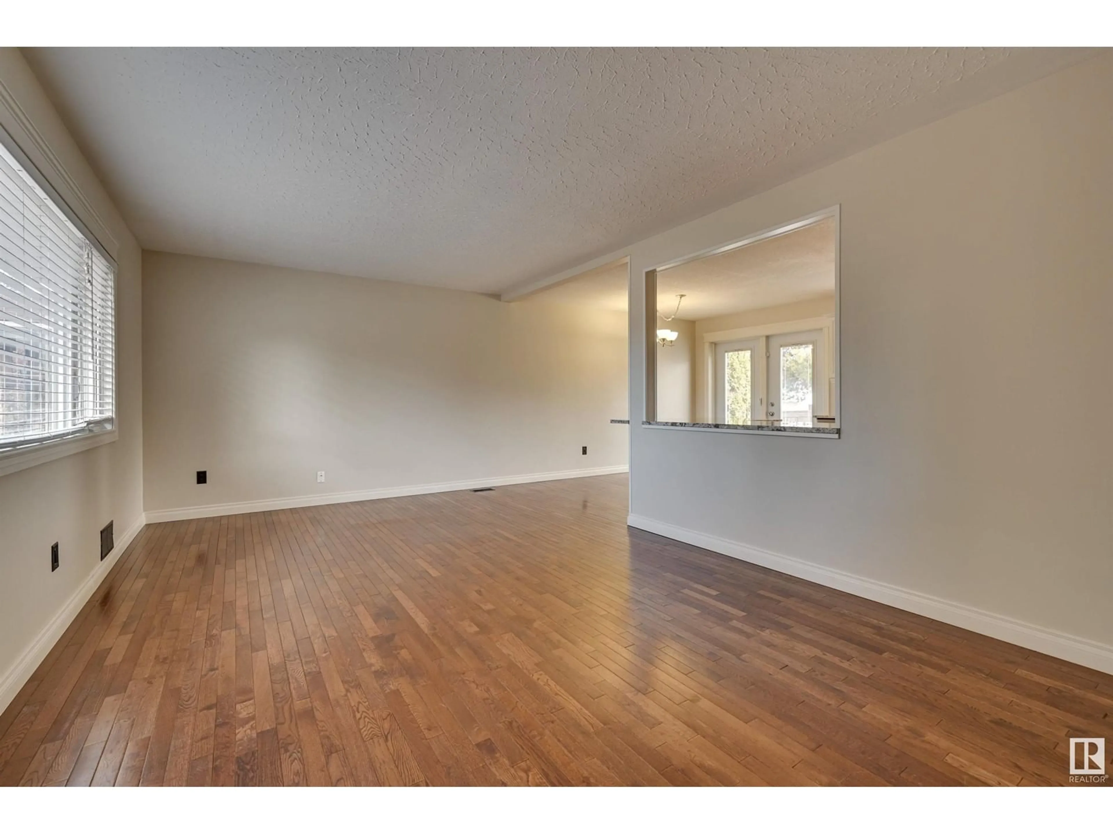 A pic of a room for 9431 74 ST NW NW, Edmonton Alberta T6B2B5