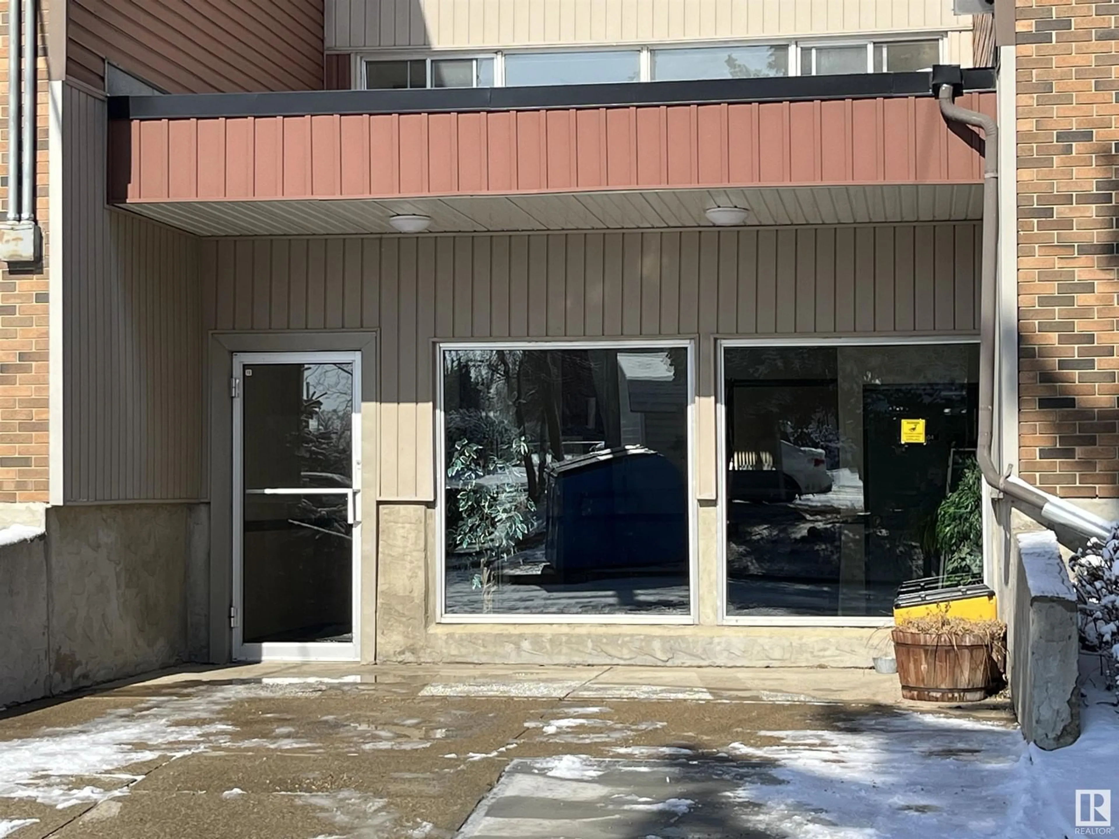 Indoor foyer for #303 4501 51 ST, Leduc Alberta T9E5B9