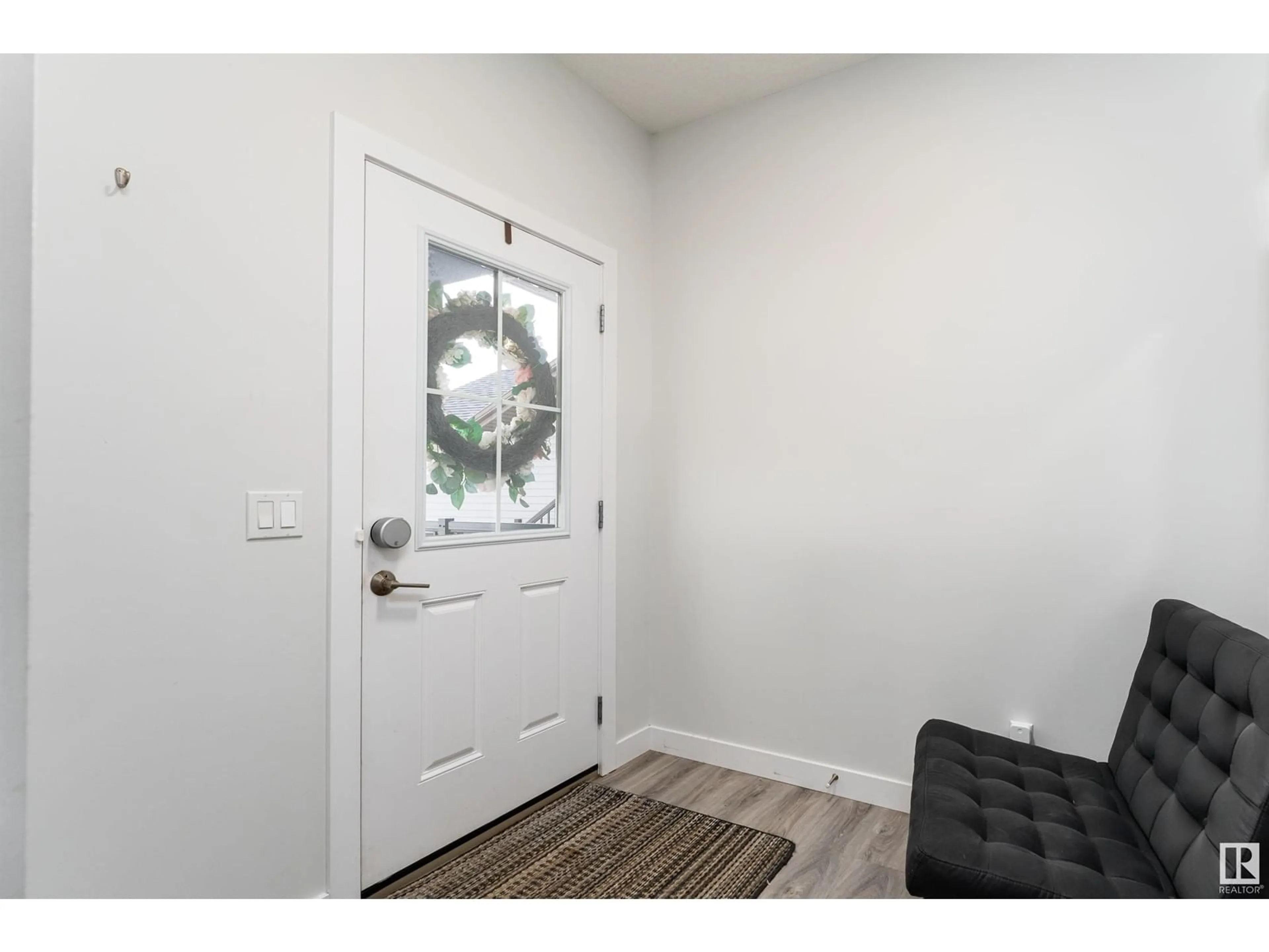 Indoor entryway for 142 SUMAC LN, Sherwood Park Alberta T8H1Z9