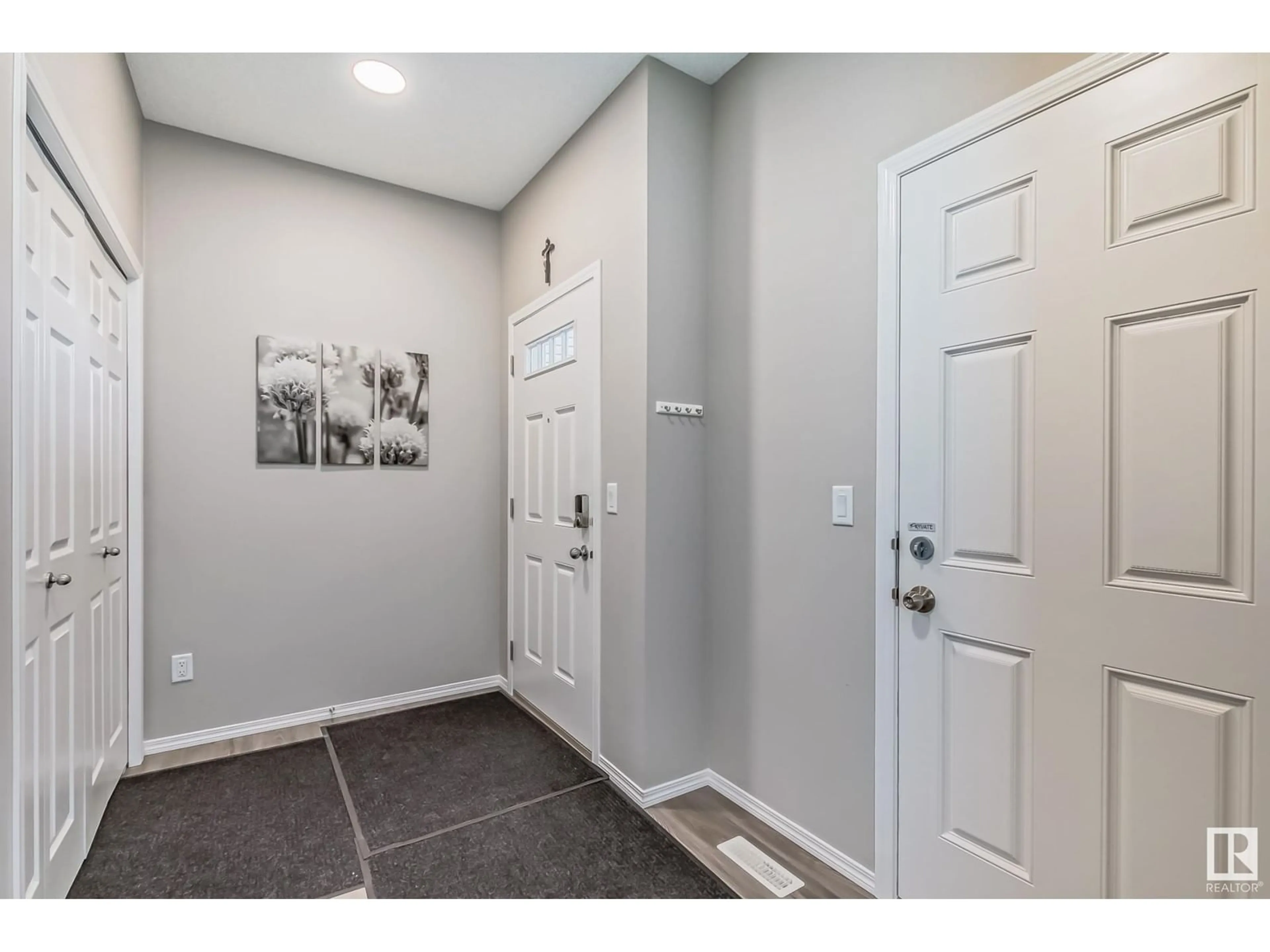 Indoor entryway for 5730 CAUTLEY CR, Edmonton Alberta T6W4X9