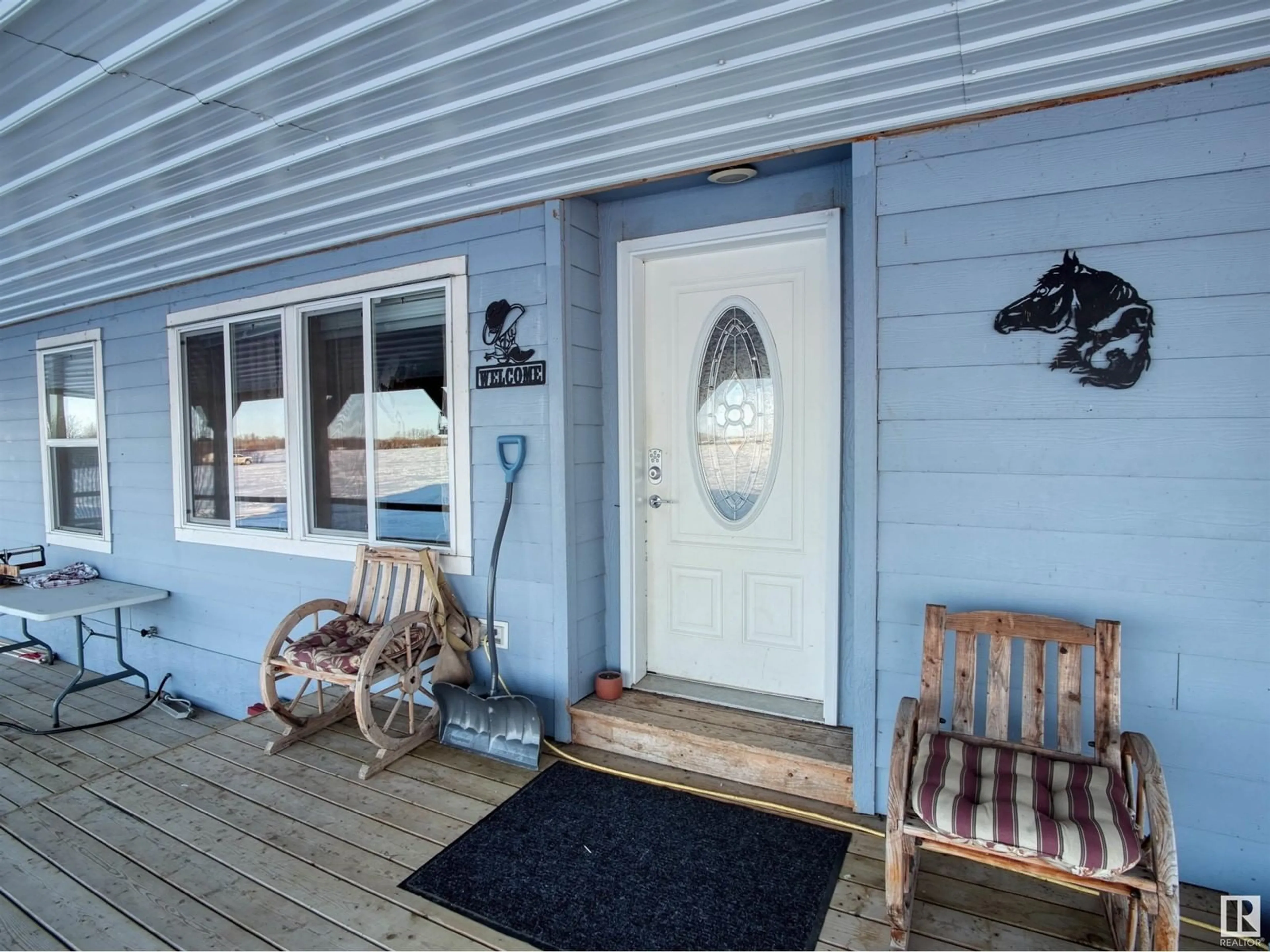 Indoor entryway for 27011 TWP RD 580, Rural Westlock County Alberta T0G0A6