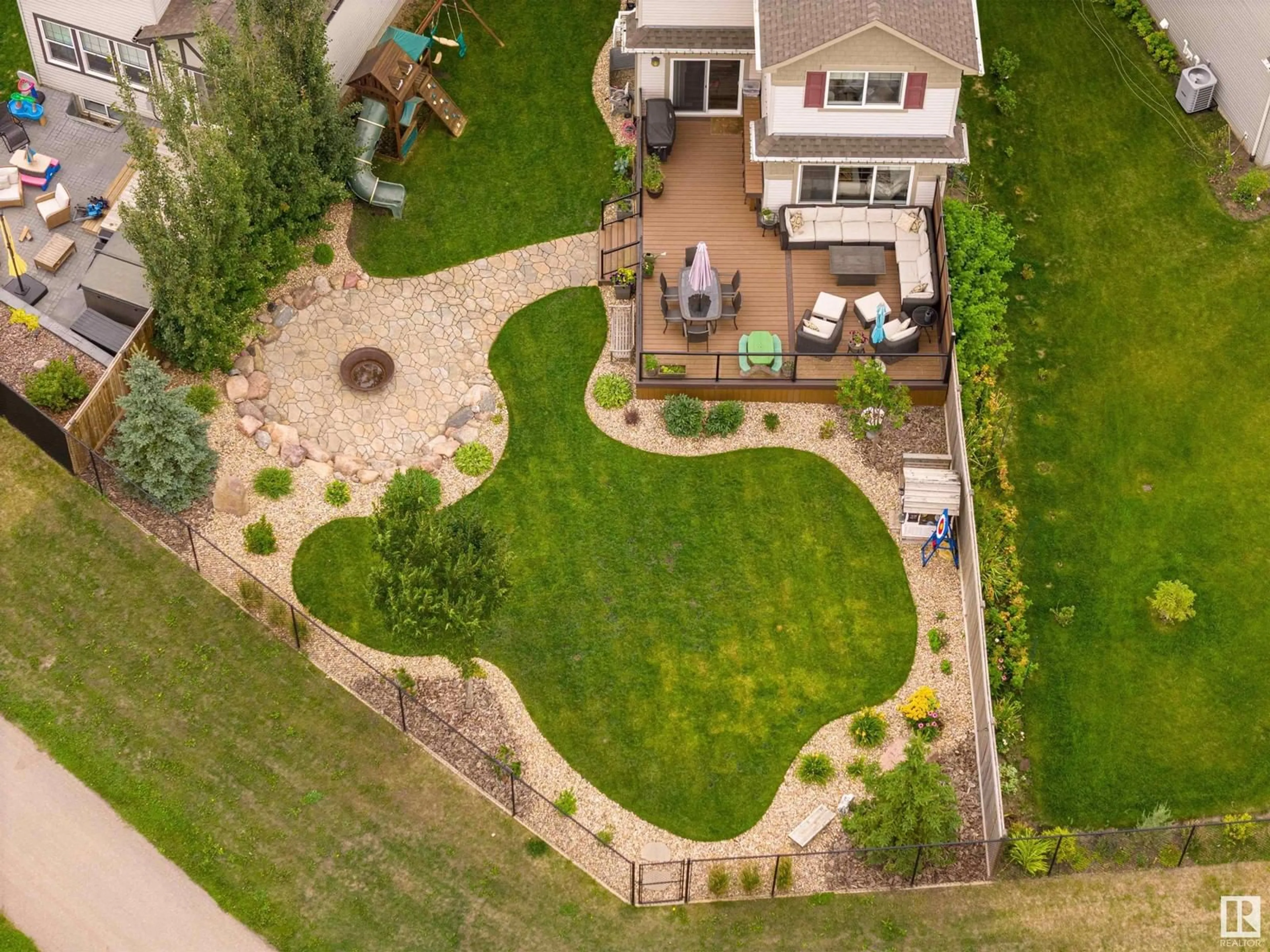 A pic from outside/outdoor area/front of a property/back of a property/a pic from drone, unknown for 7823 ERASMUS WD NW, Edmonton Alberta T6M2W3