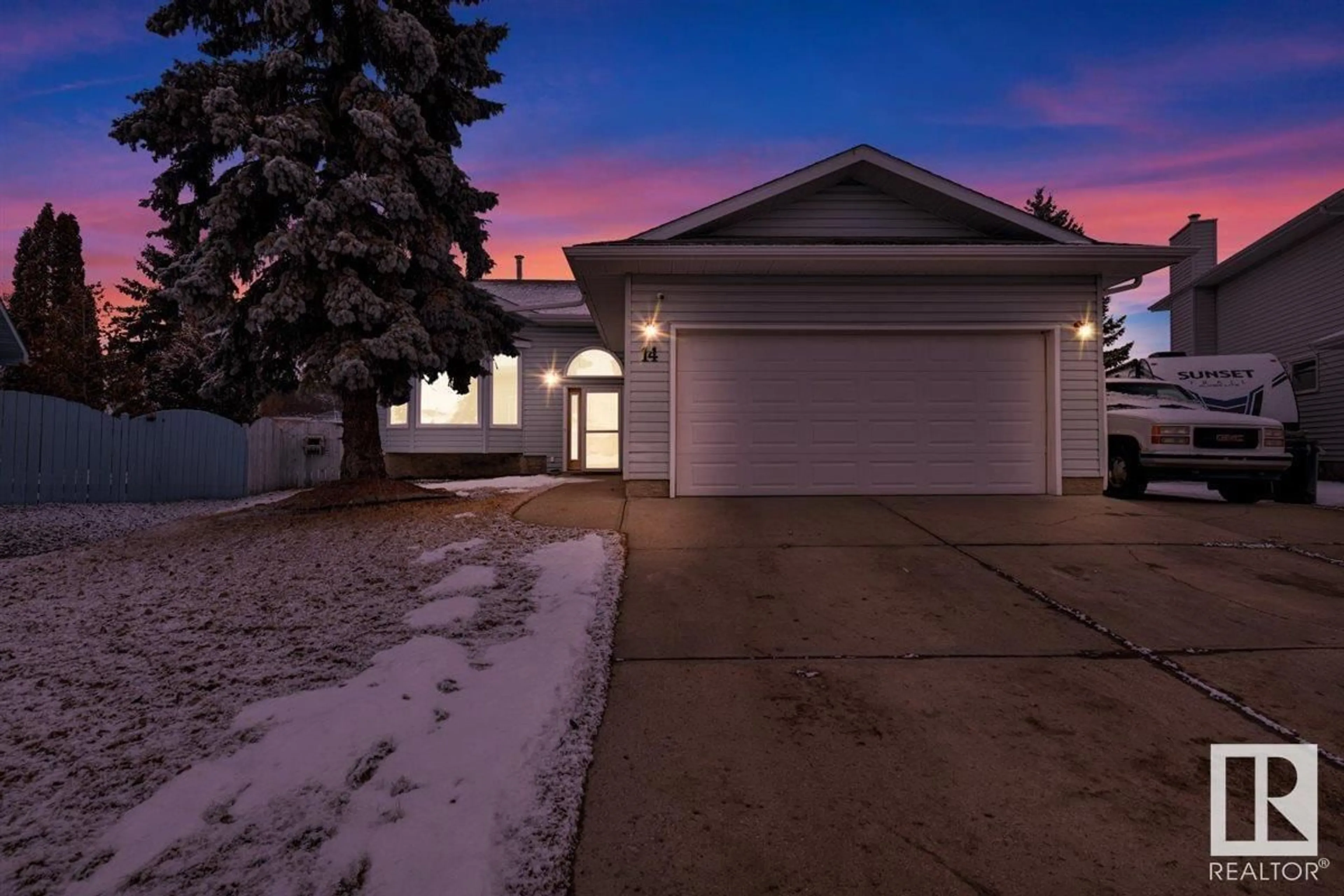 Home with vinyl exterior material, street for 14 MACLAREN PL, Leduc Alberta T9E6N5