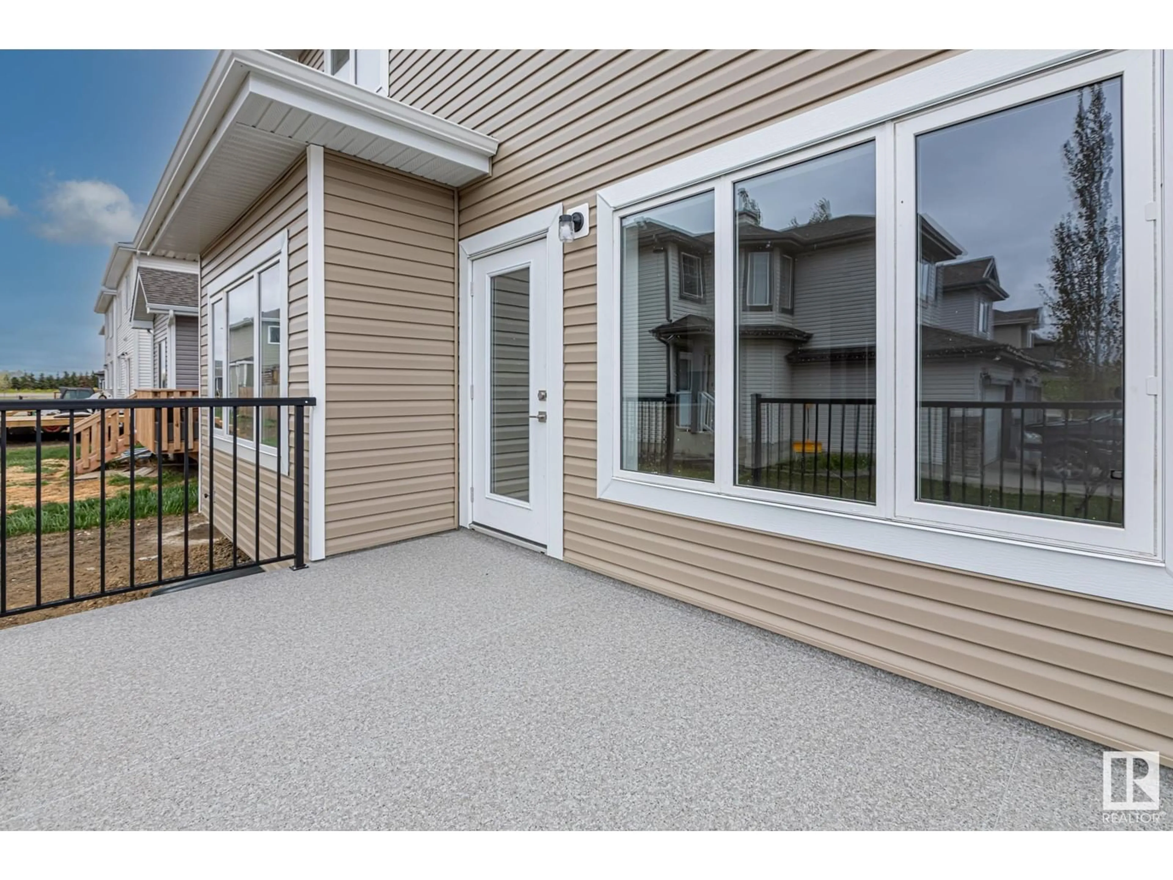 Patio, street for 9641 89 STREET, Morinville Alberta T8R2N9