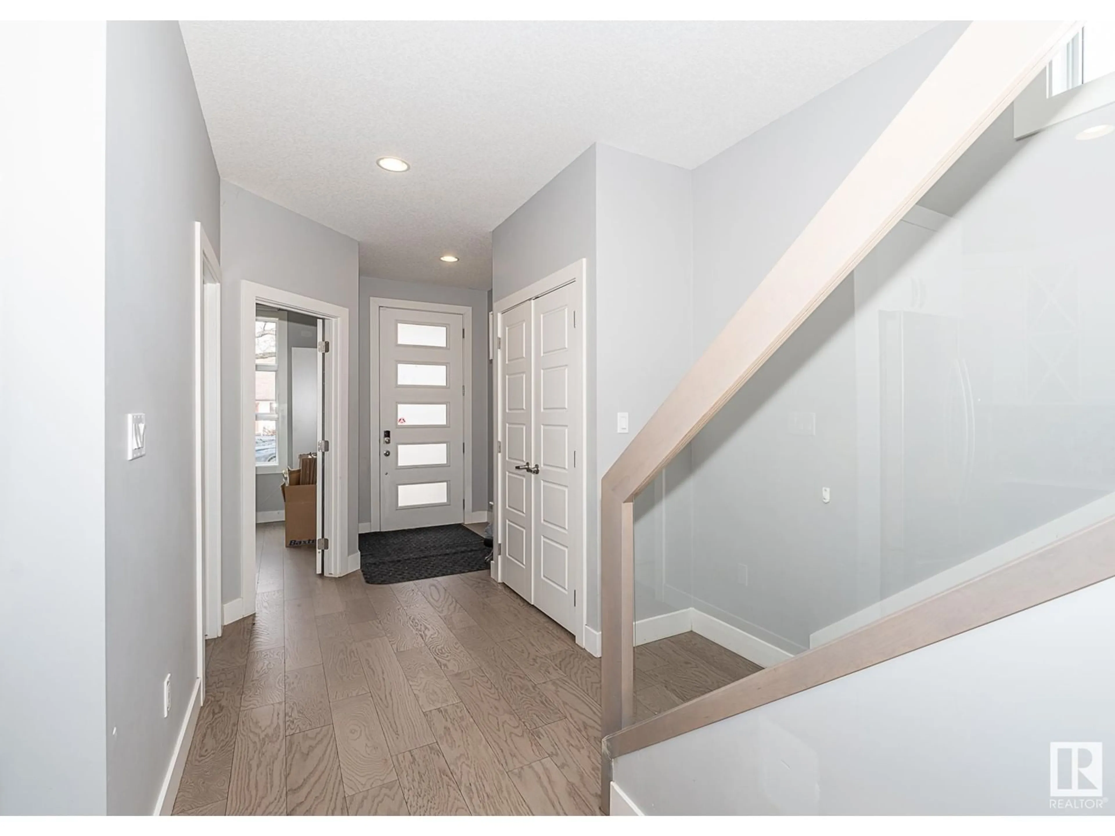 Indoor entryway for 11031 132 ST NW, Edmonton Alberta T5M1E4