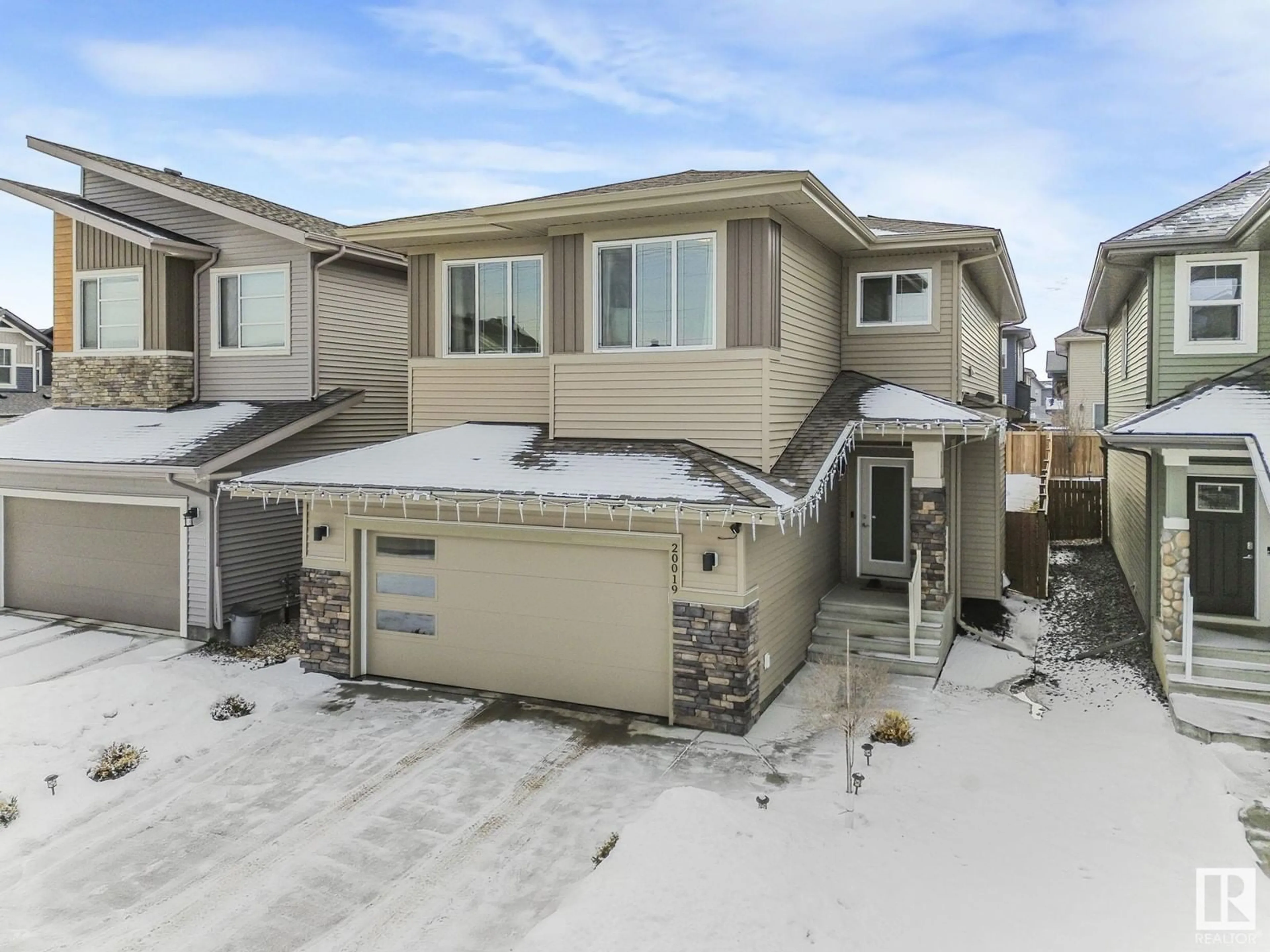 A pic from outside/outdoor area/front of a property/back of a property/a pic from drone, street for NW - 20019 29 AV, Edmonton Alberta T6M0W8