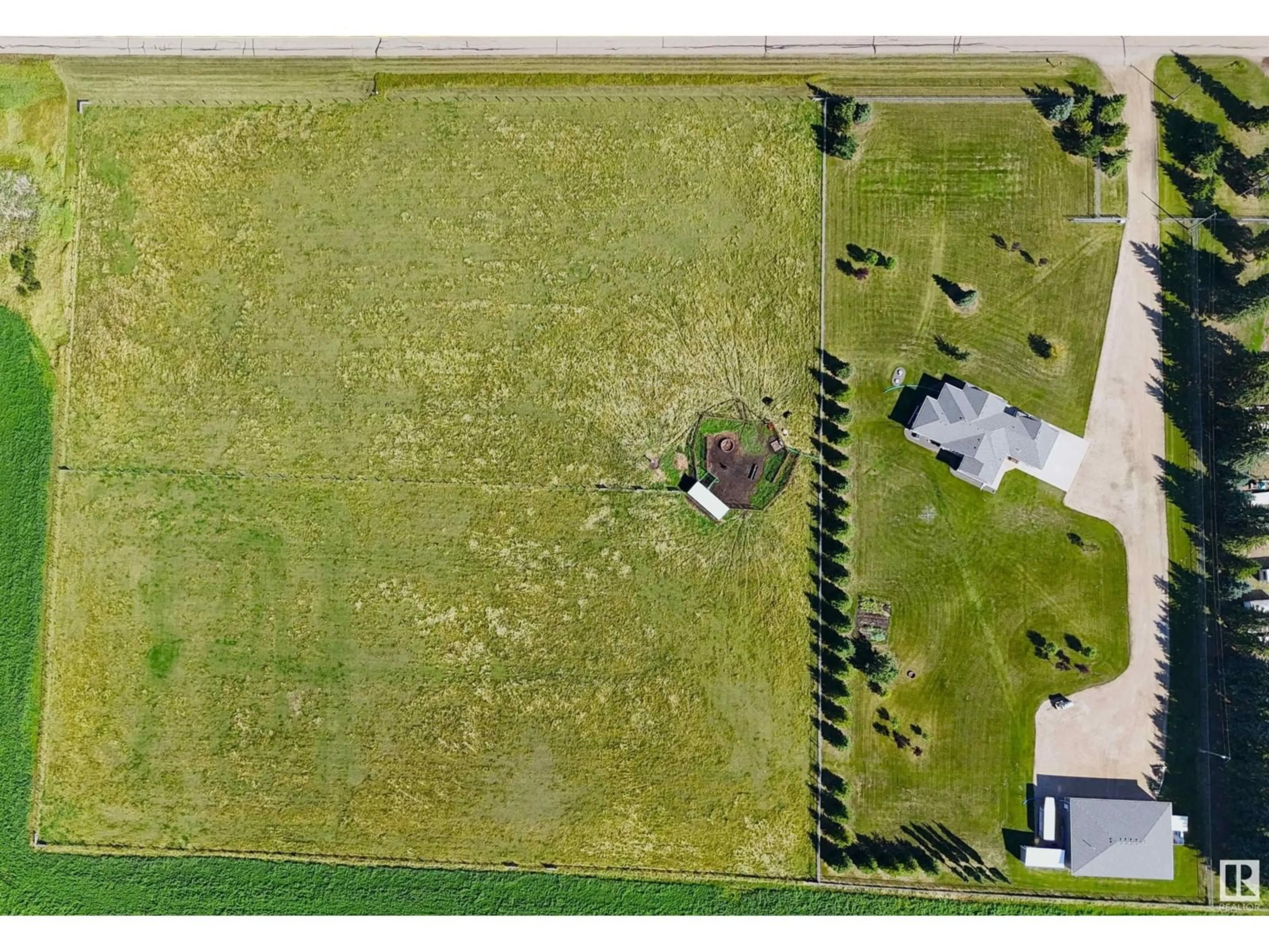 A pic from outside/outdoor area/front of a property/back of a property/a pic from drone, building for 51206A RGE ROAD 12, Rural Parkland County Alberta T7Y2B5