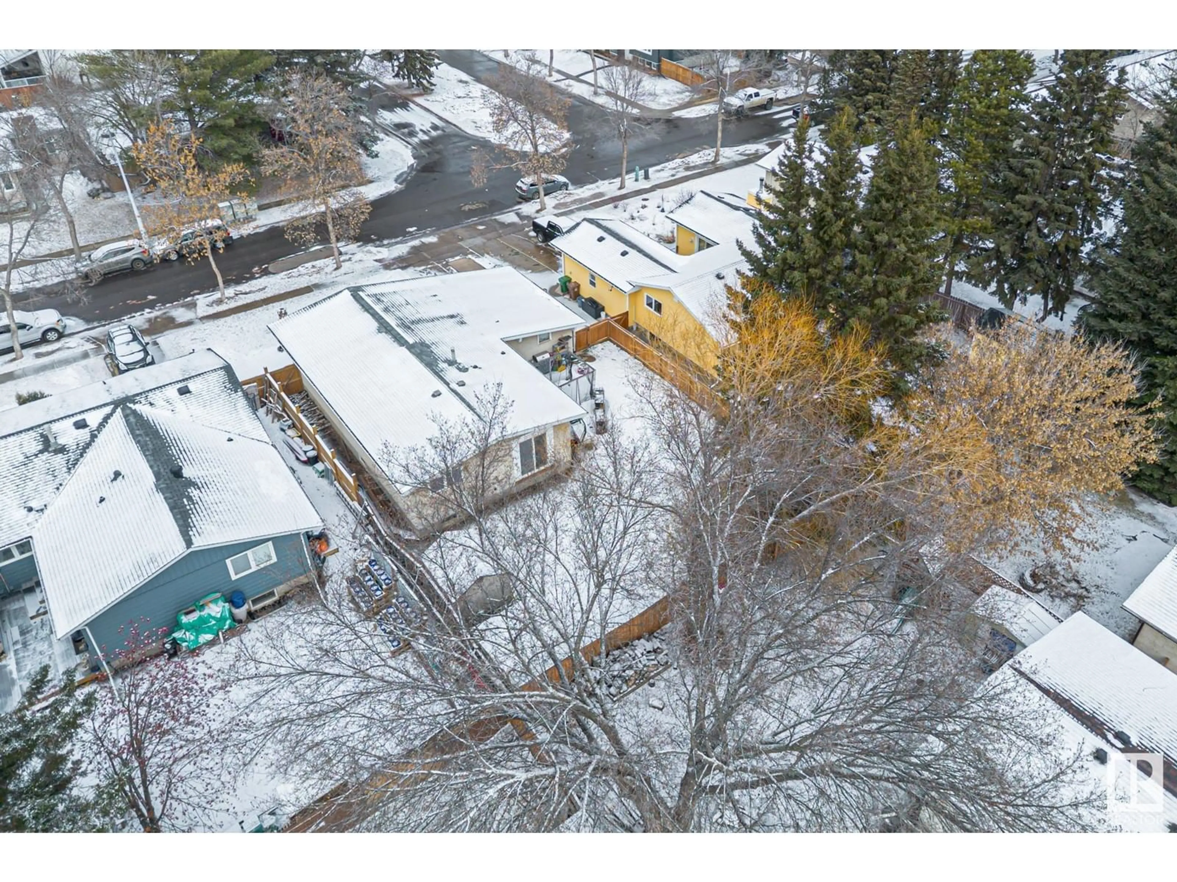 A pic from outside/outdoor area/front of a property/back of a property/a pic from drone, unknown for 20 AFTON CR, St. Albert Alberta T8N2T3