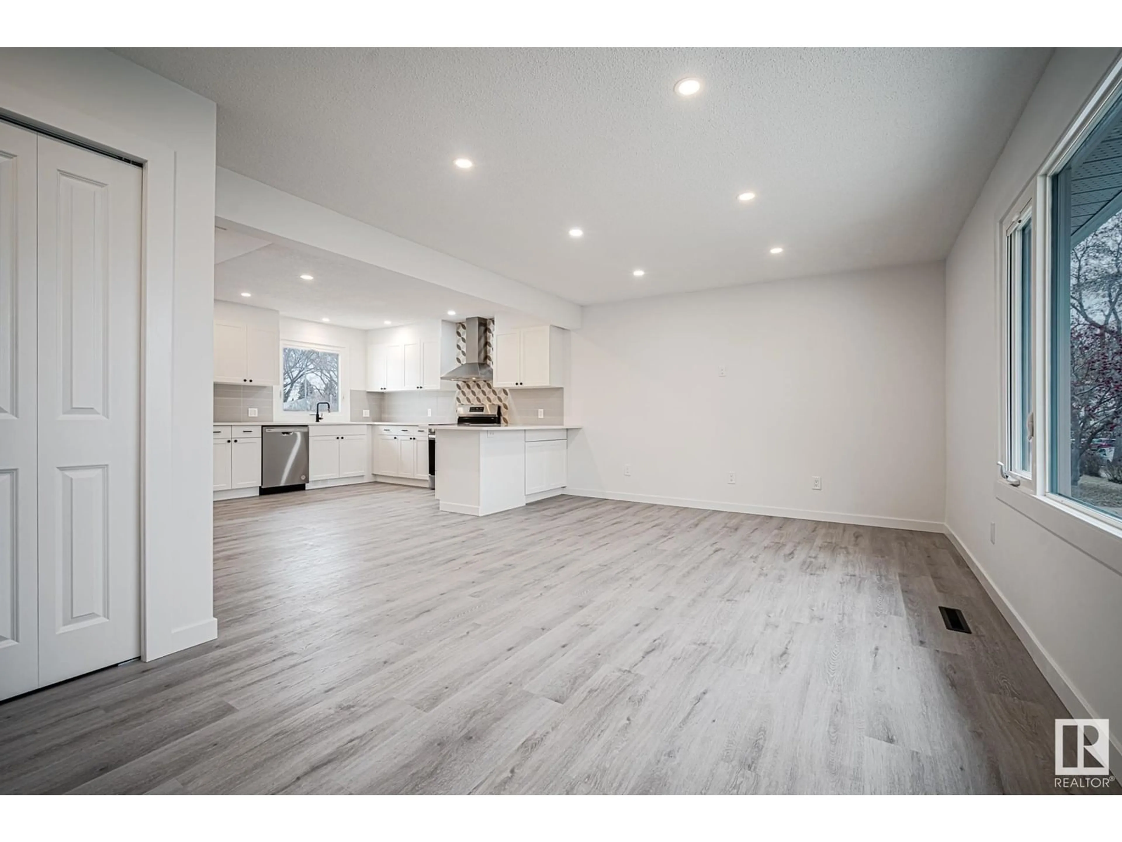 Open concept kitchen, unknown for 12140 39 ST NW, Edmonton Alberta T5W2K1