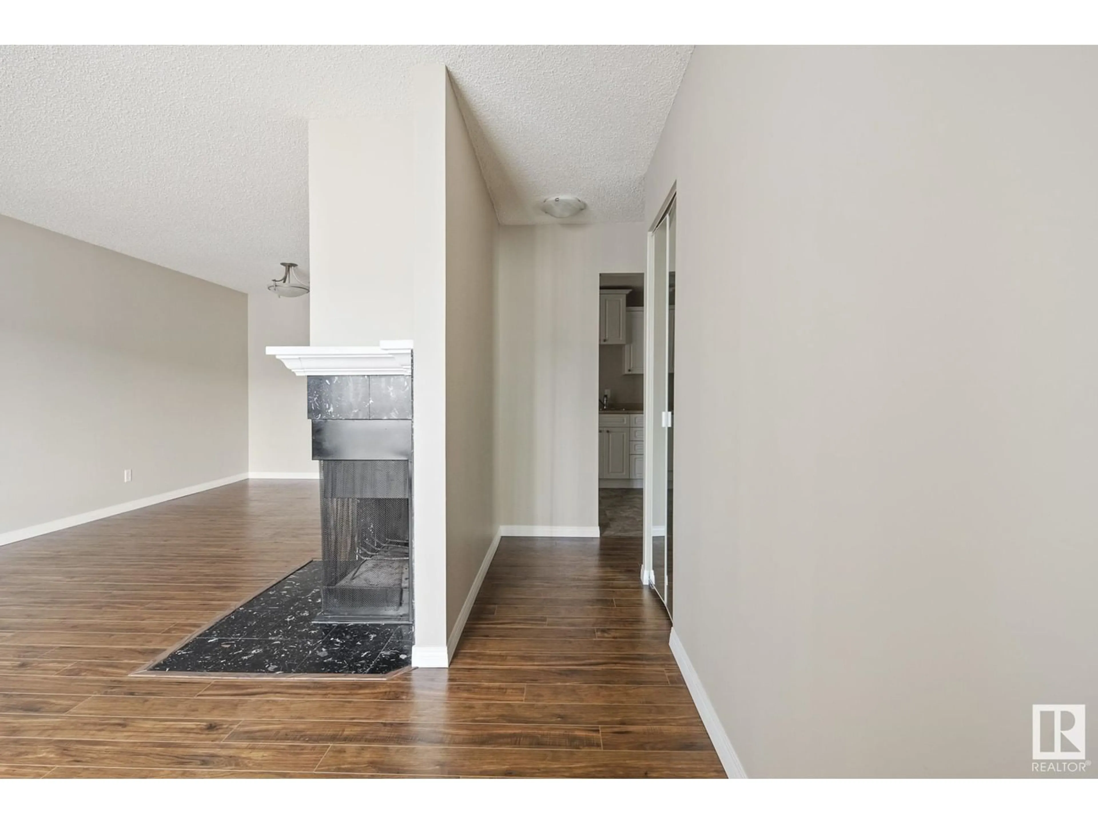 A pic of a room for 15023 26 ST NW, Edmonton Alberta T5Y2M4