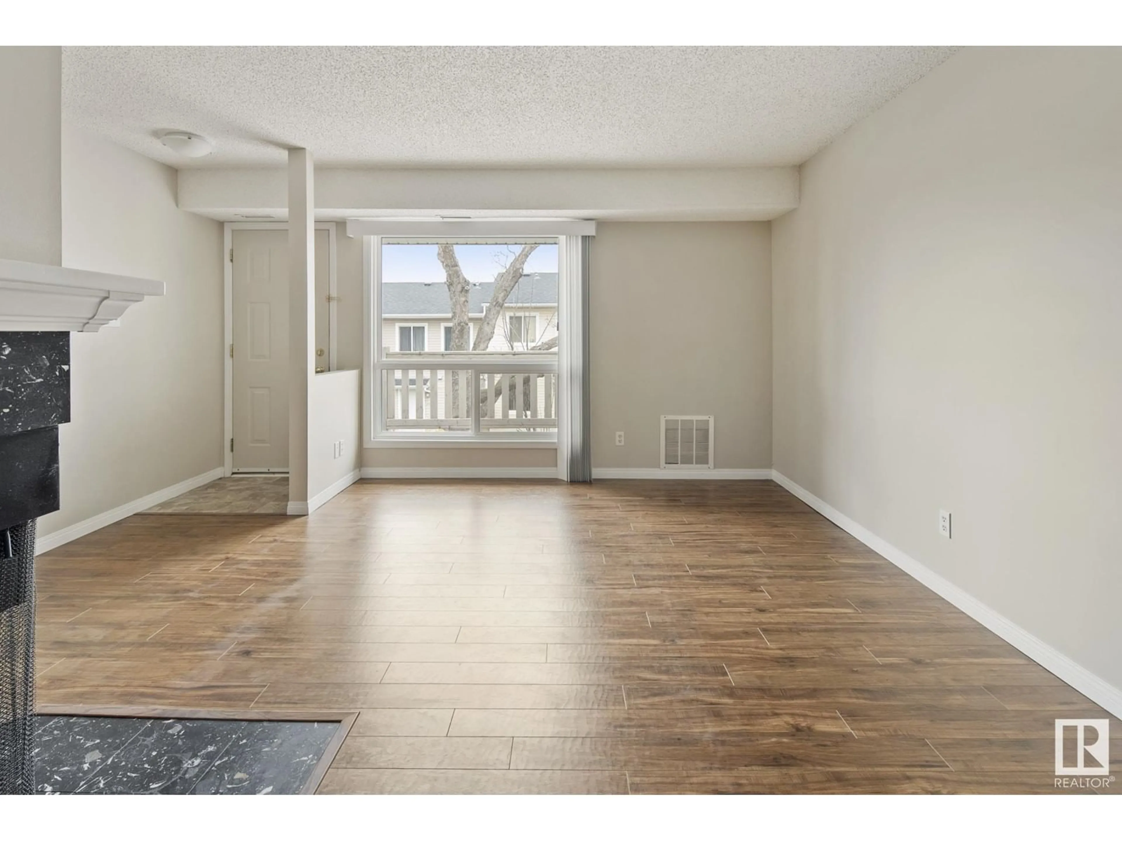 A pic of a room for 15023 26 ST NW, Edmonton Alberta T5Y2M4