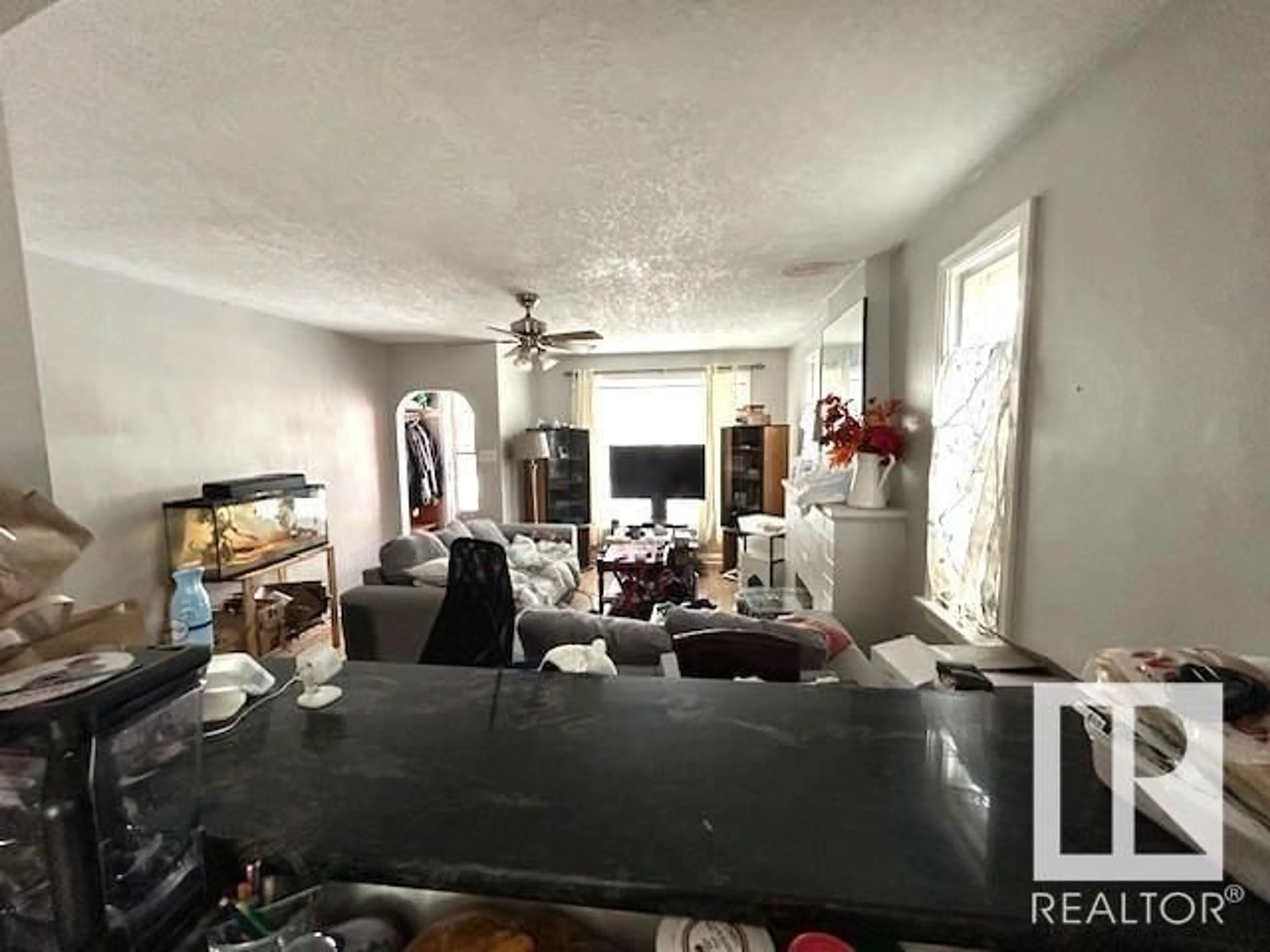 A pic of a room for 9811 78 AV NW, Edmonton Alberta T6E1N4