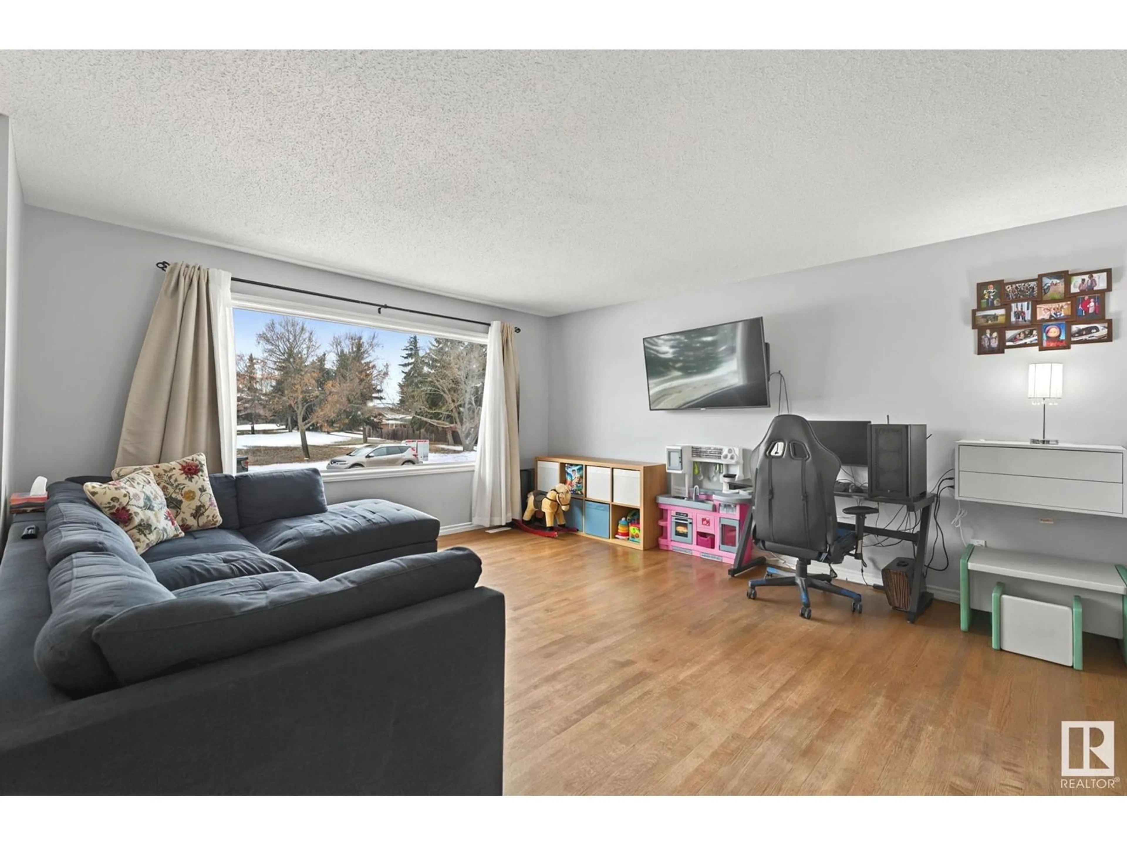 A pic of a room for 51 CAMPBELL DR, Stony Plain Alberta T7Z1H4